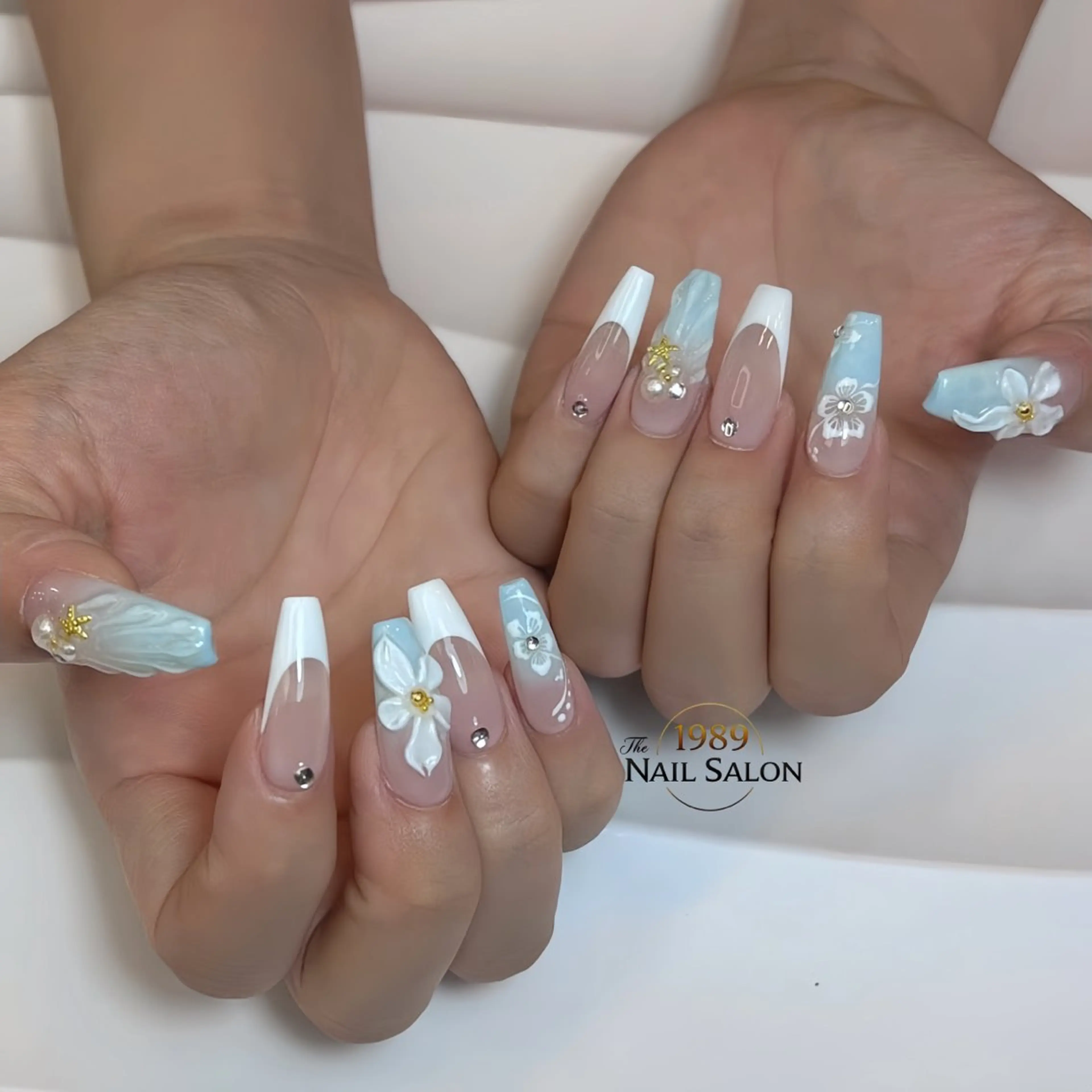 ネイル アートネイル フラワーネイル ハンドネイル The 1989 Nail Salonのネイルデザイン