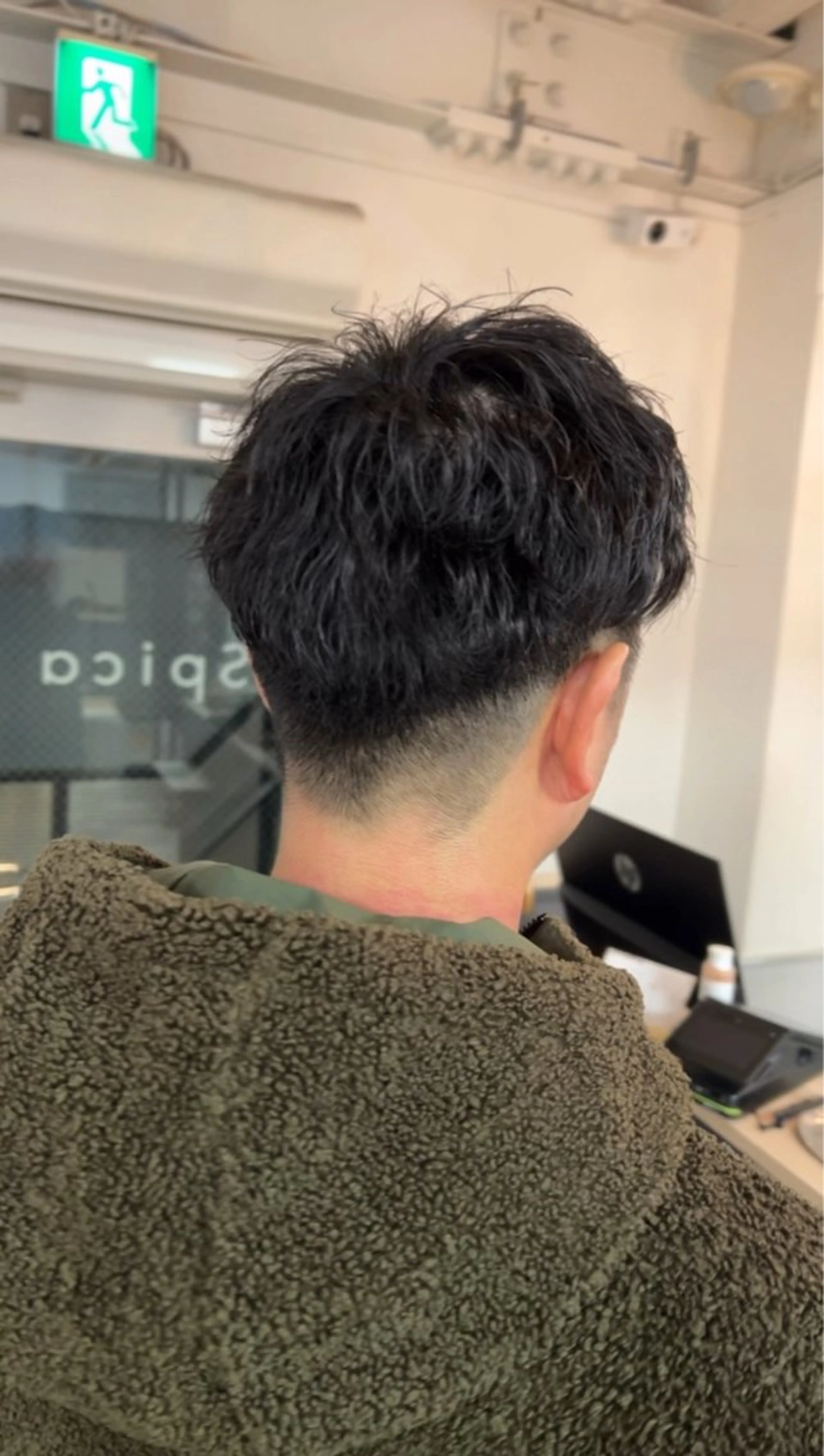 ショート パーマ メンズ カット パーマ 縮毛•ハイトーン ・着付け Runaのヘアスタイル