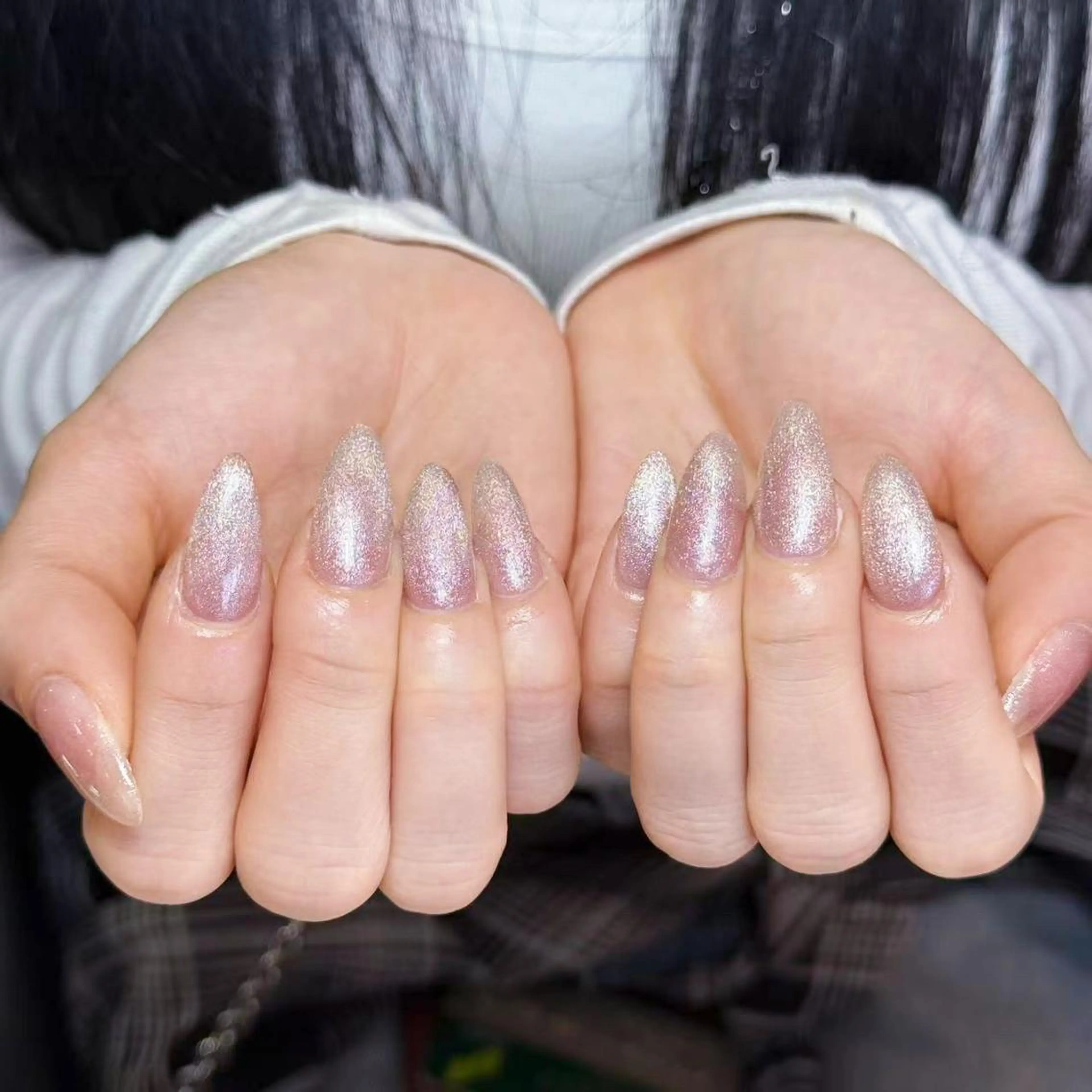 ネイル アートネイル オーロラネイル ガーリー キラキラネイル 韓国ネイル ハンドネイル リナ 💅のネイルデザイン