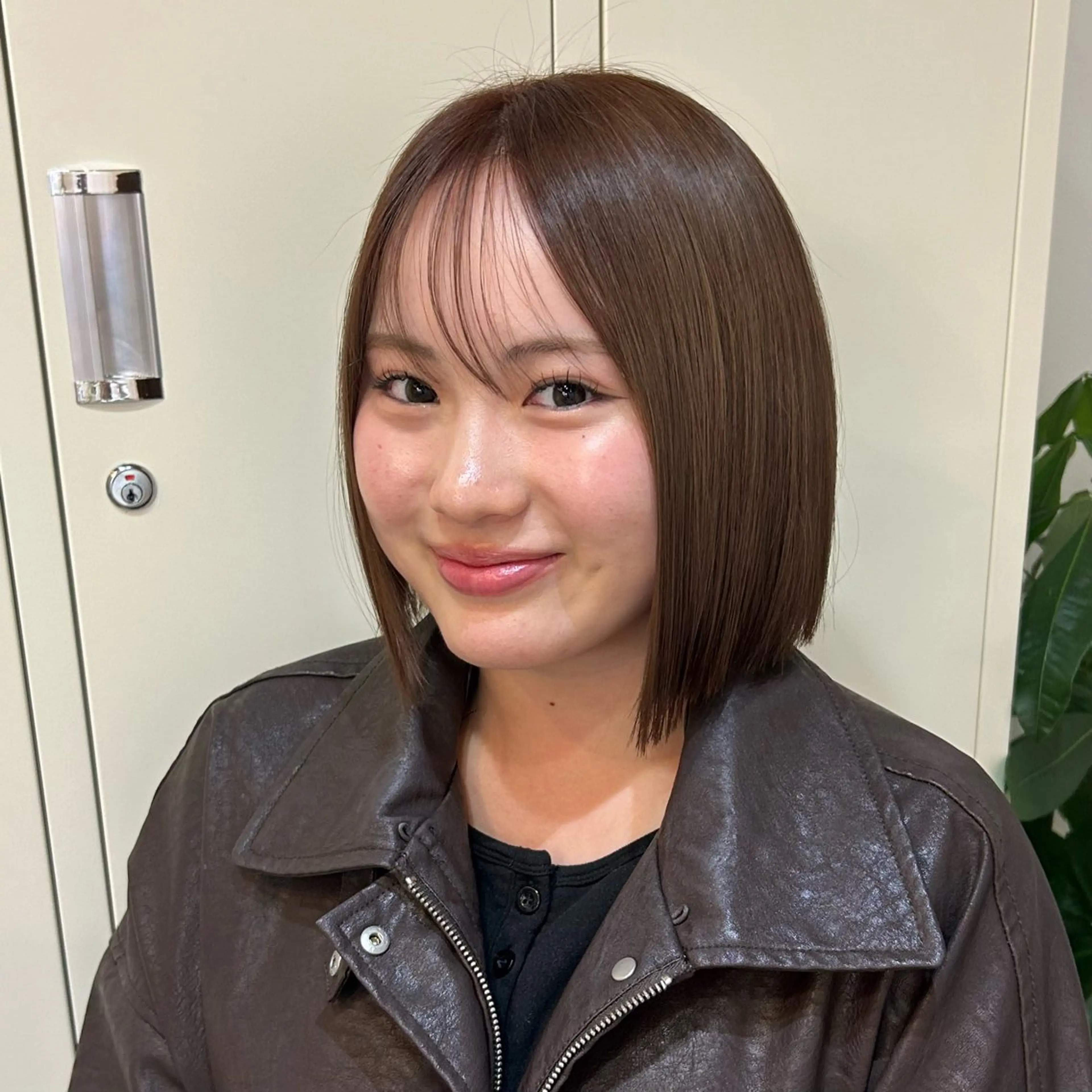 ワンカラー＋髪質改善Aujua 2stepトリートメント＋前髪カットの写真