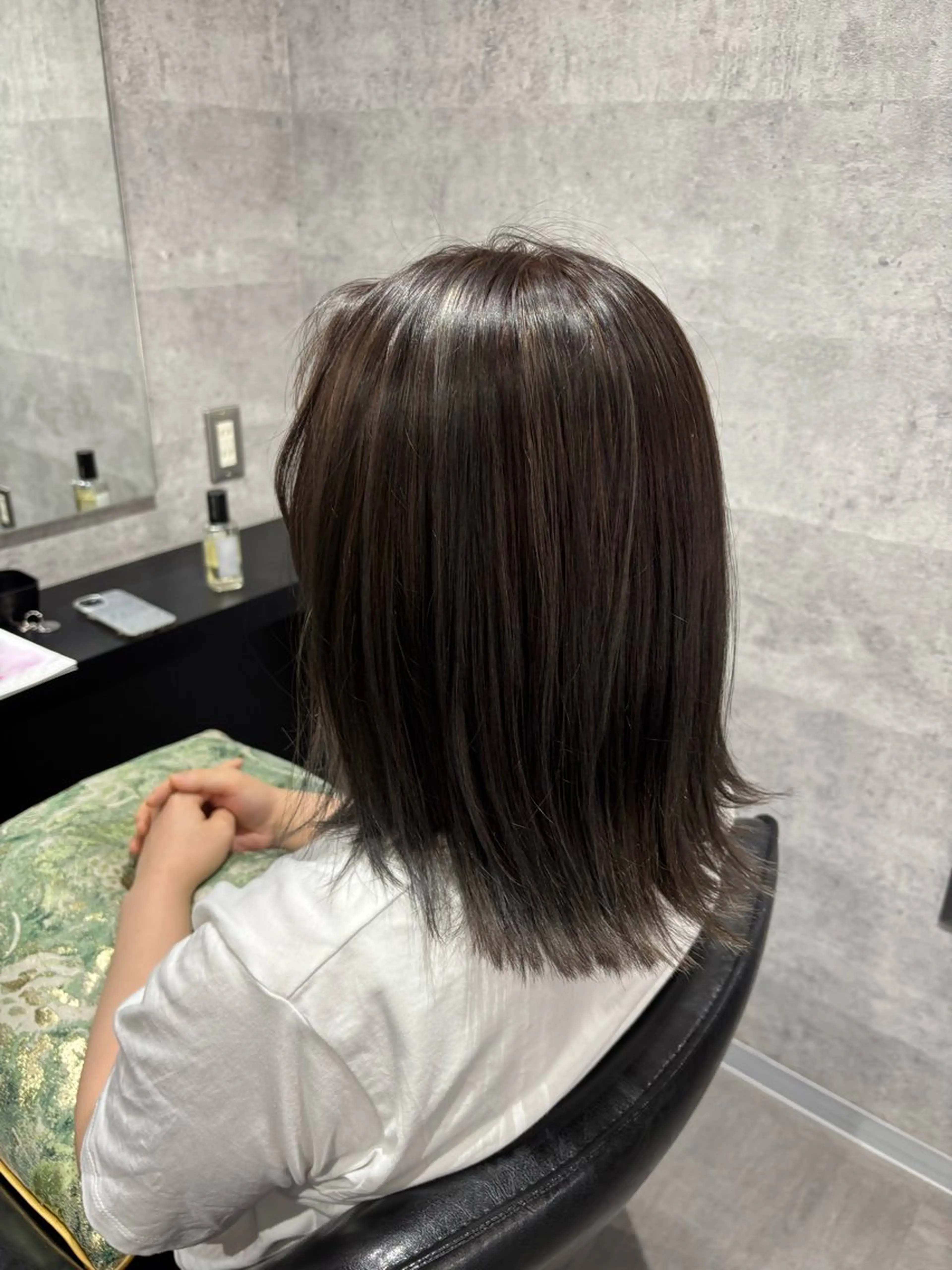 ミディアム カラー ヘアカラー 柔らかい透明感カラー 髪質改善/神戸のヘアスタイル