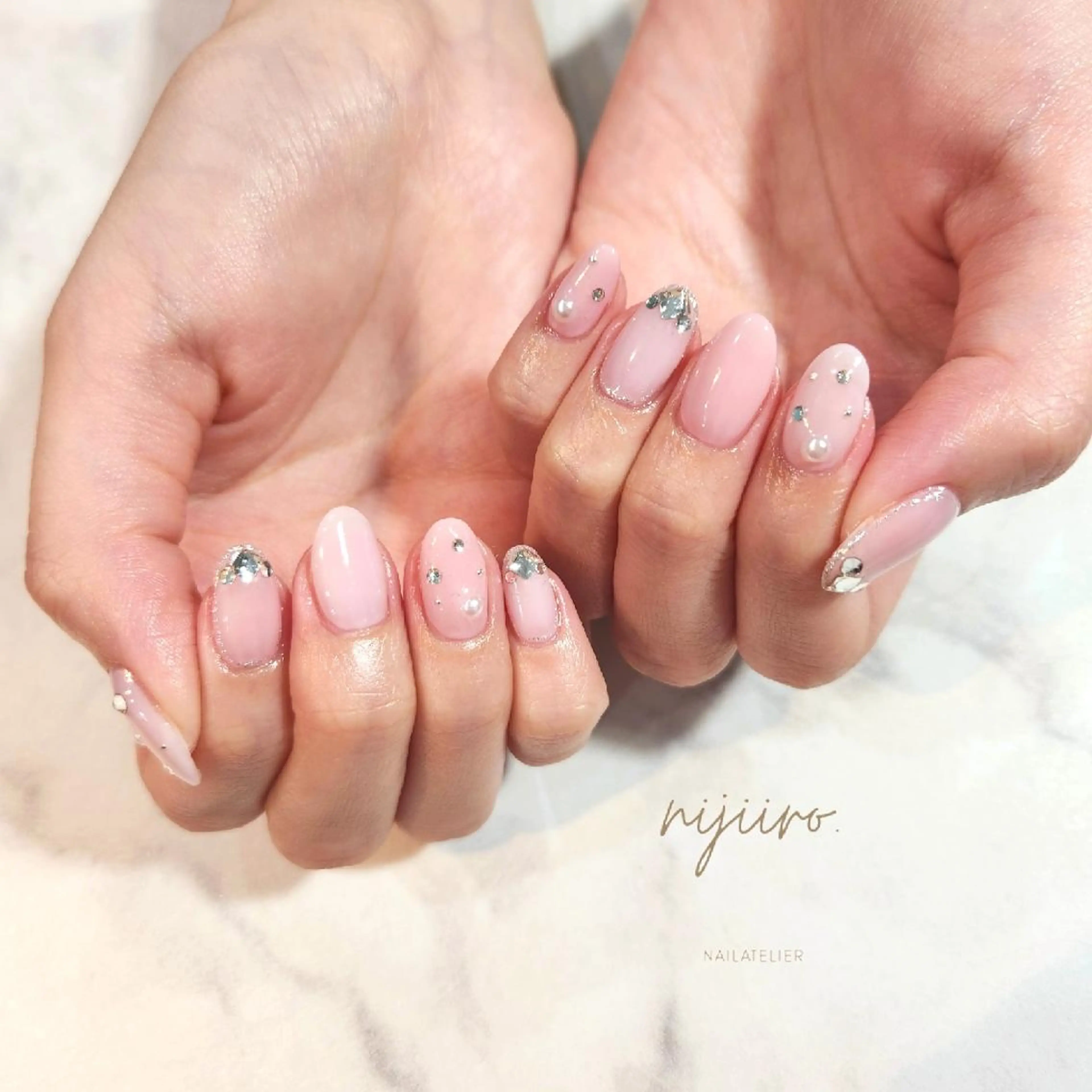 ネイル ハンドネイル nailatelier nijiiro.所属・nijiiro🌈 サトウのネイルデザイン