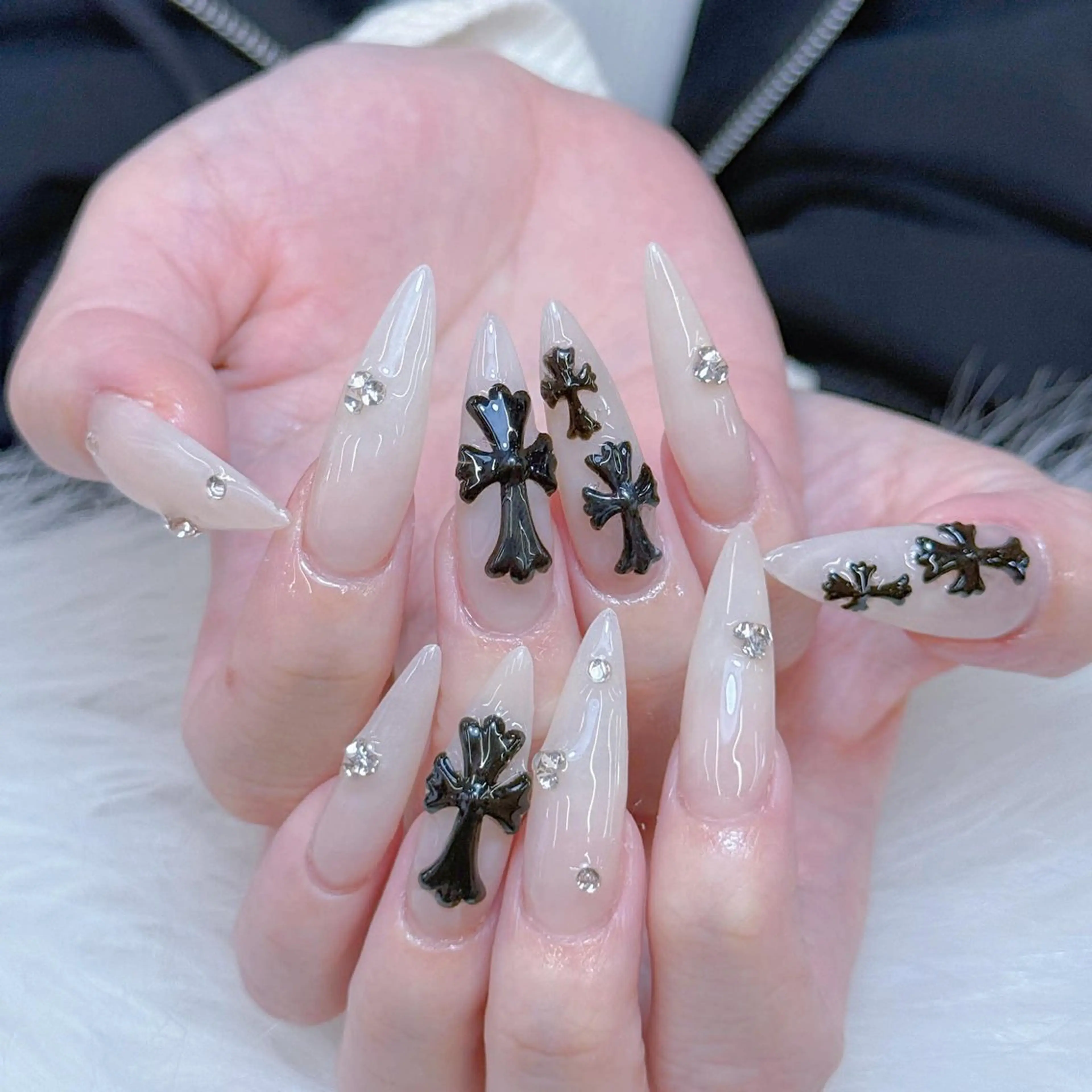 ネイル ハンドネイル ミン ゴテゴテネイルのネイルデザイン