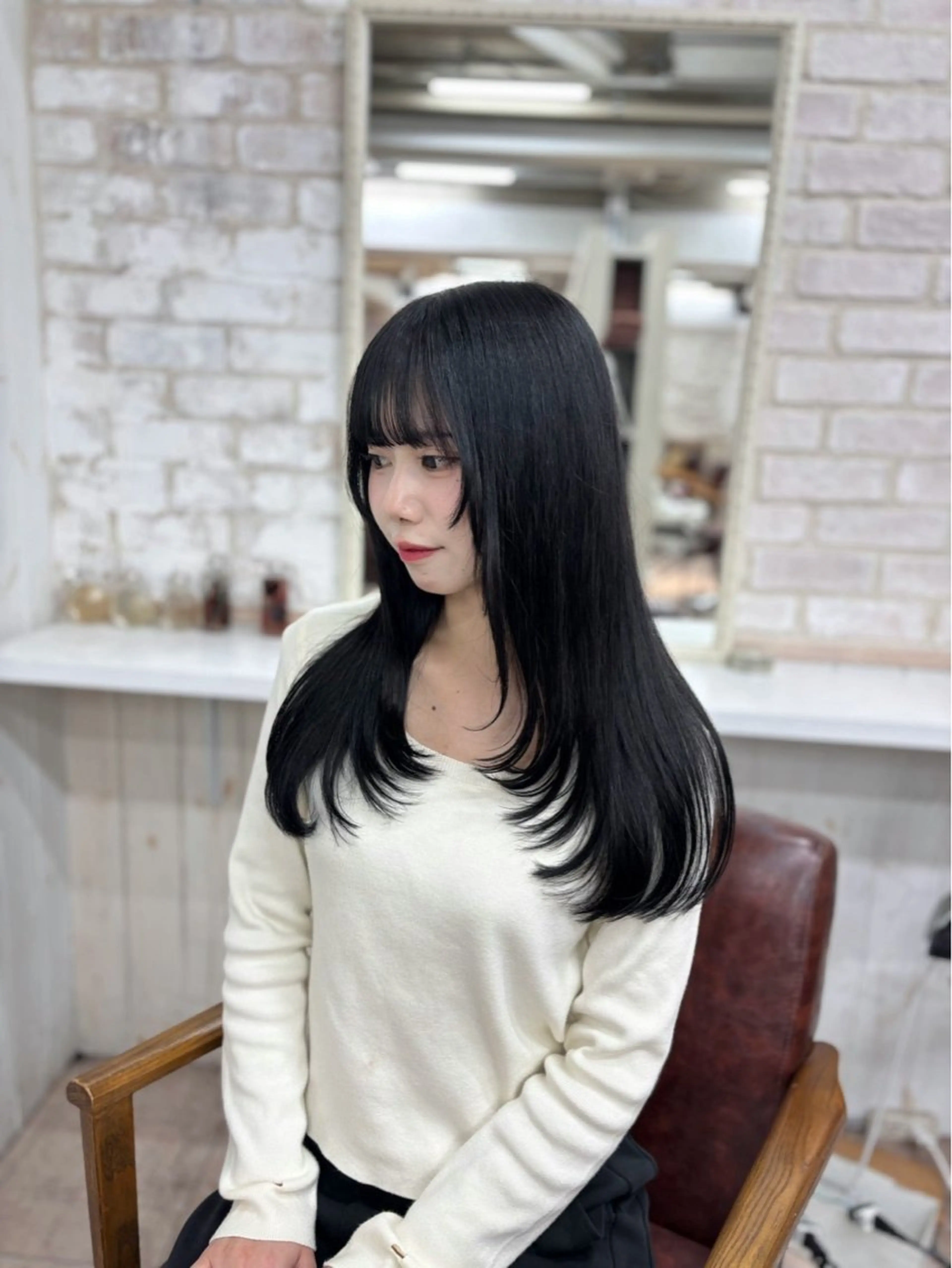 セミロング レイヤーカット ヘアカラー プルエク／ハイトーン kurumi🩶のヘアスタイル