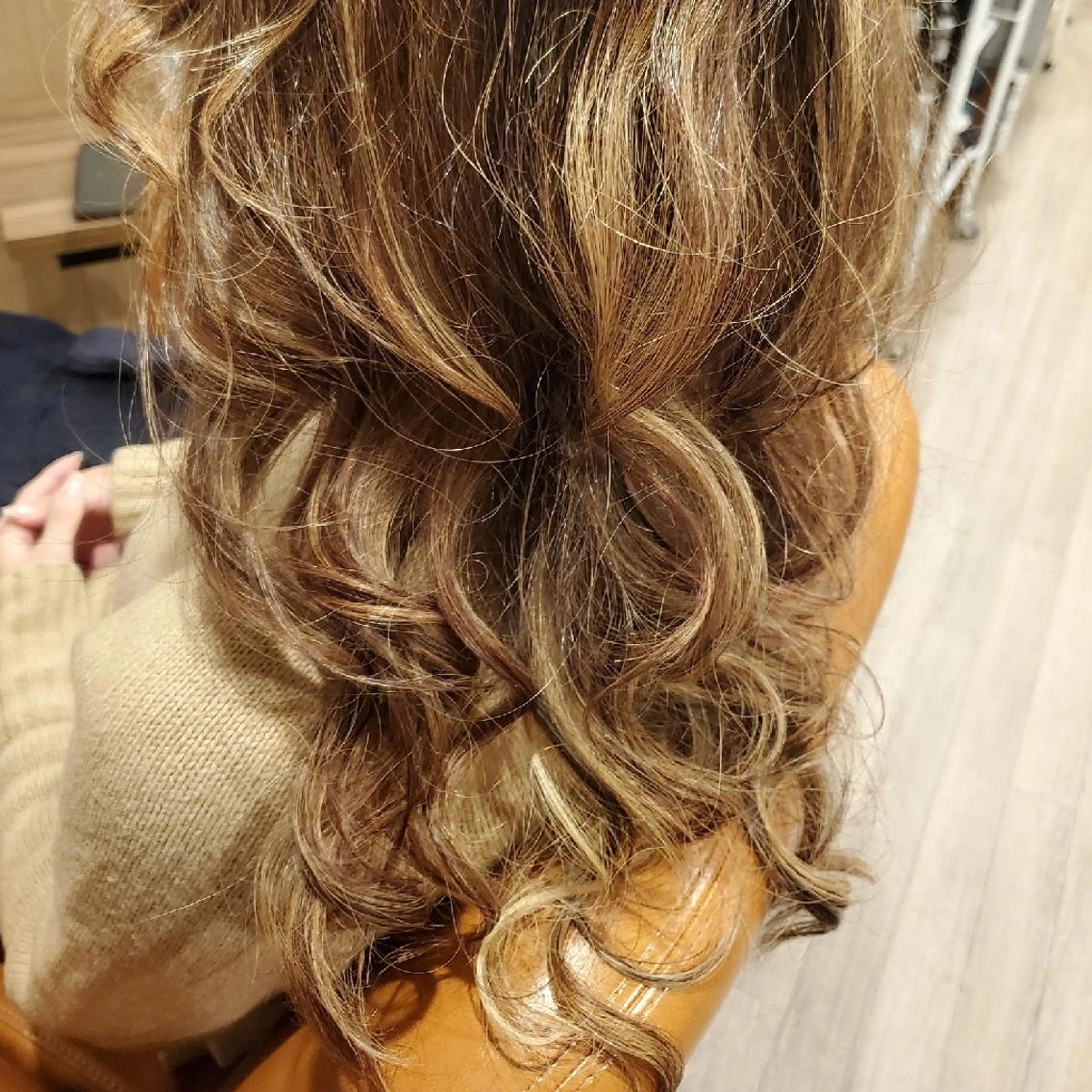 ロング カラー アディクシーカラー ブリーチ 外国人風カラー トリートメント カット ヘアカラー トリートメント spa hair  ark 富井直美のヘアスタイル