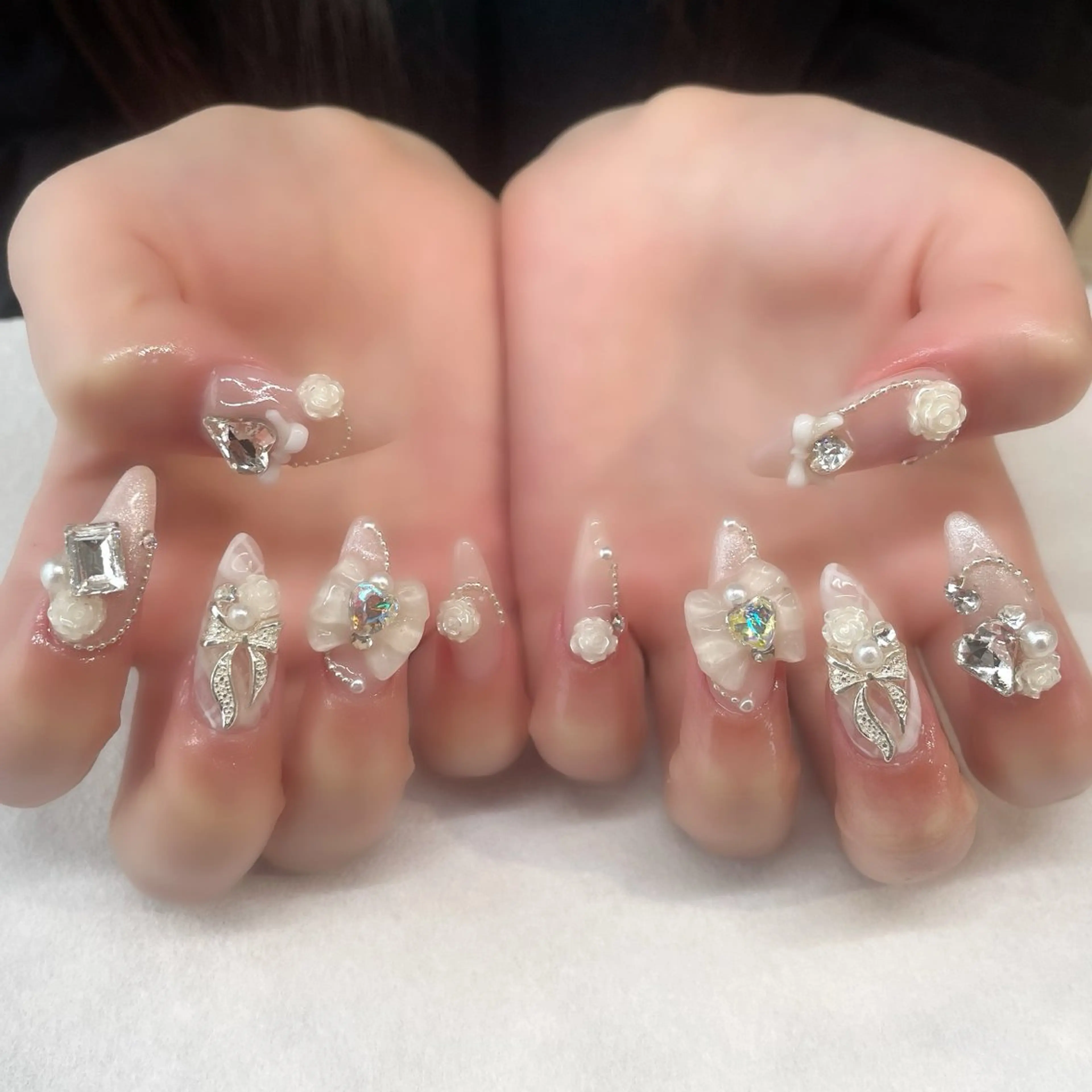 ネイル ハンドネイル 💎🐰 saki. m 🐰💎のネイルデザイン