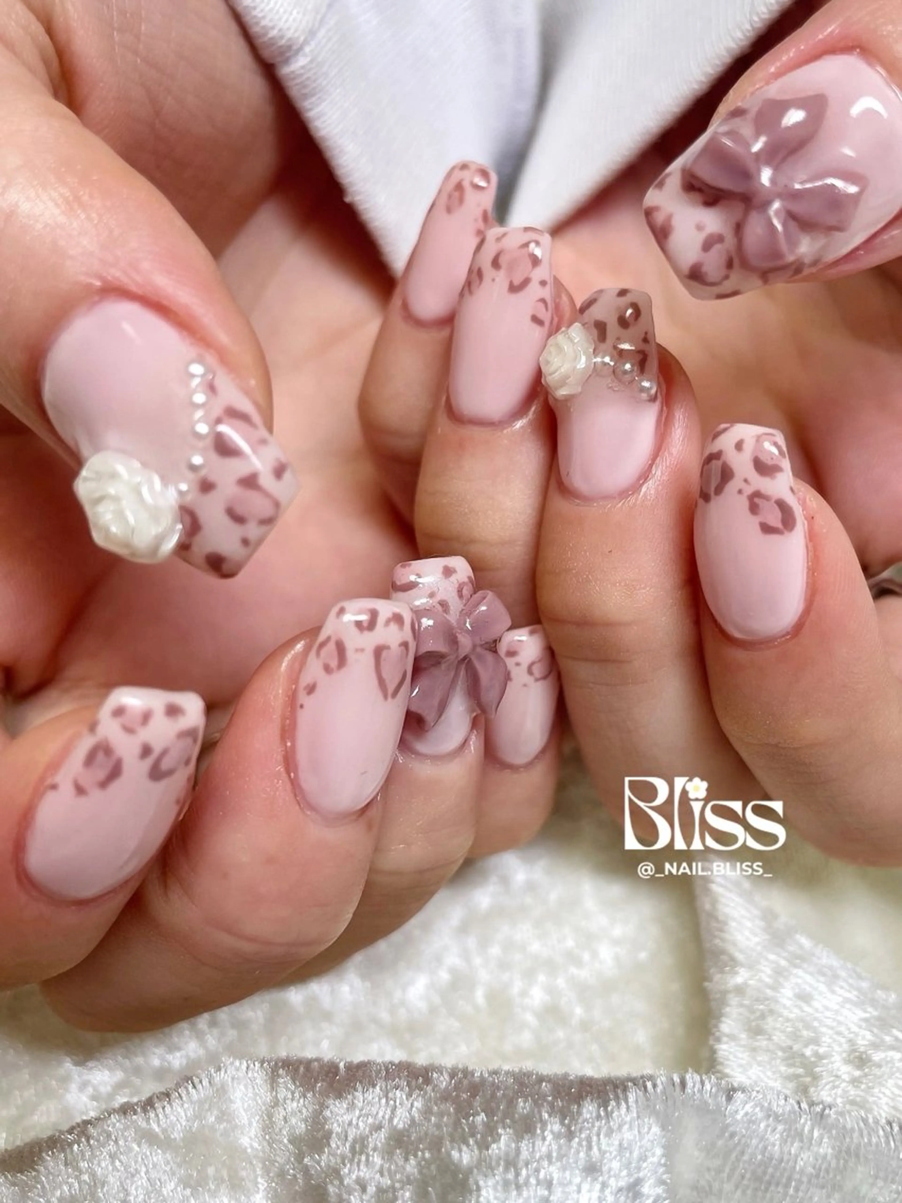 ネイル フレンチネイル ガーリー ハンドネイル NAIL BLISSのネイルデザイン