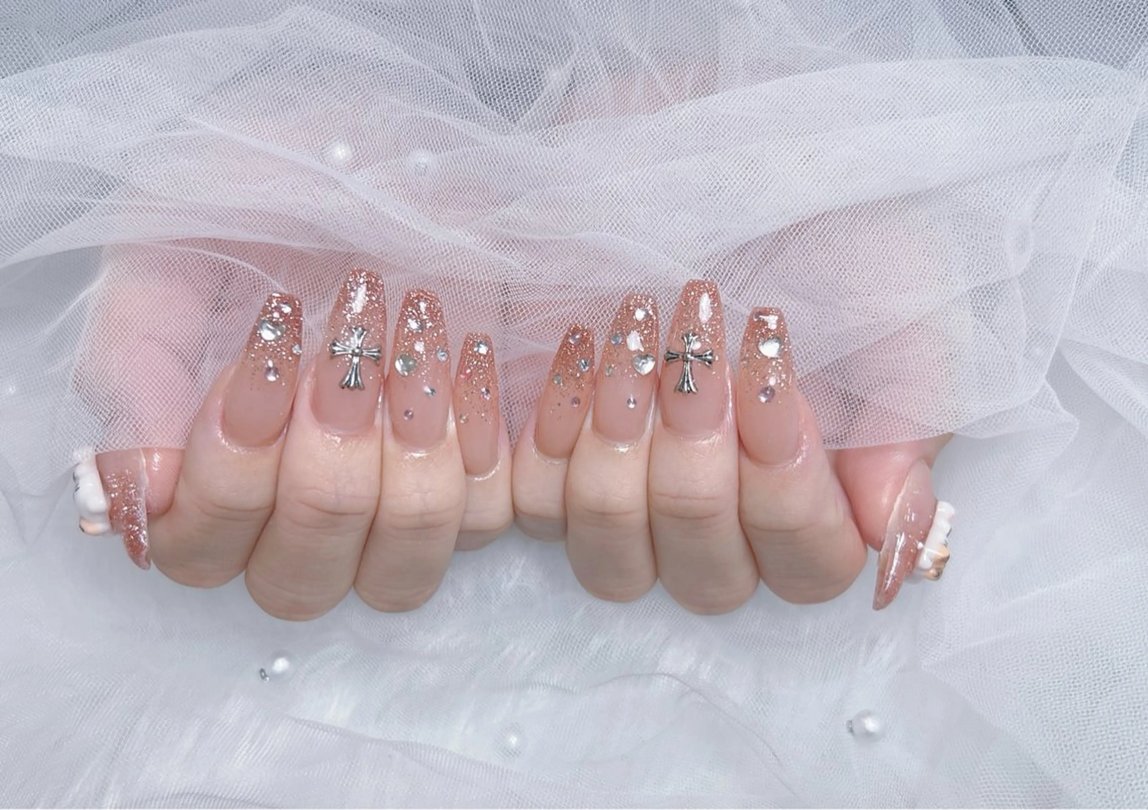 ネイル アートネイル オーロラネイル チークネイル 長さ出し フットネイル Miya _nailのネイルデザイン