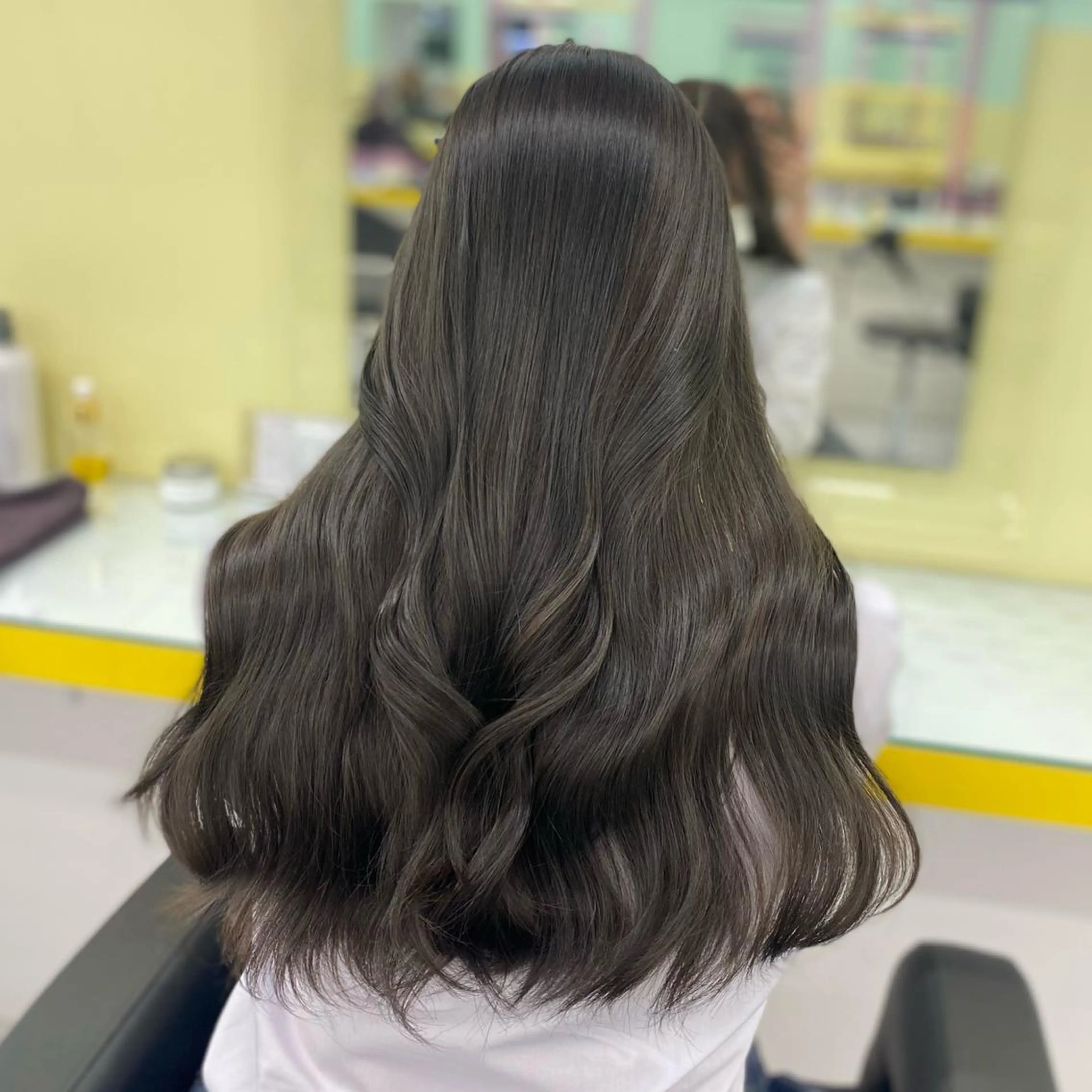 セミロング カラー パーマ ヘアアレンジ メンズ キッズ ネイル マツエク・マツパ アイブロウ グレージュ ヘアカラー 💖横浜ブリーチなし 💖MIHOのヘアスタイル