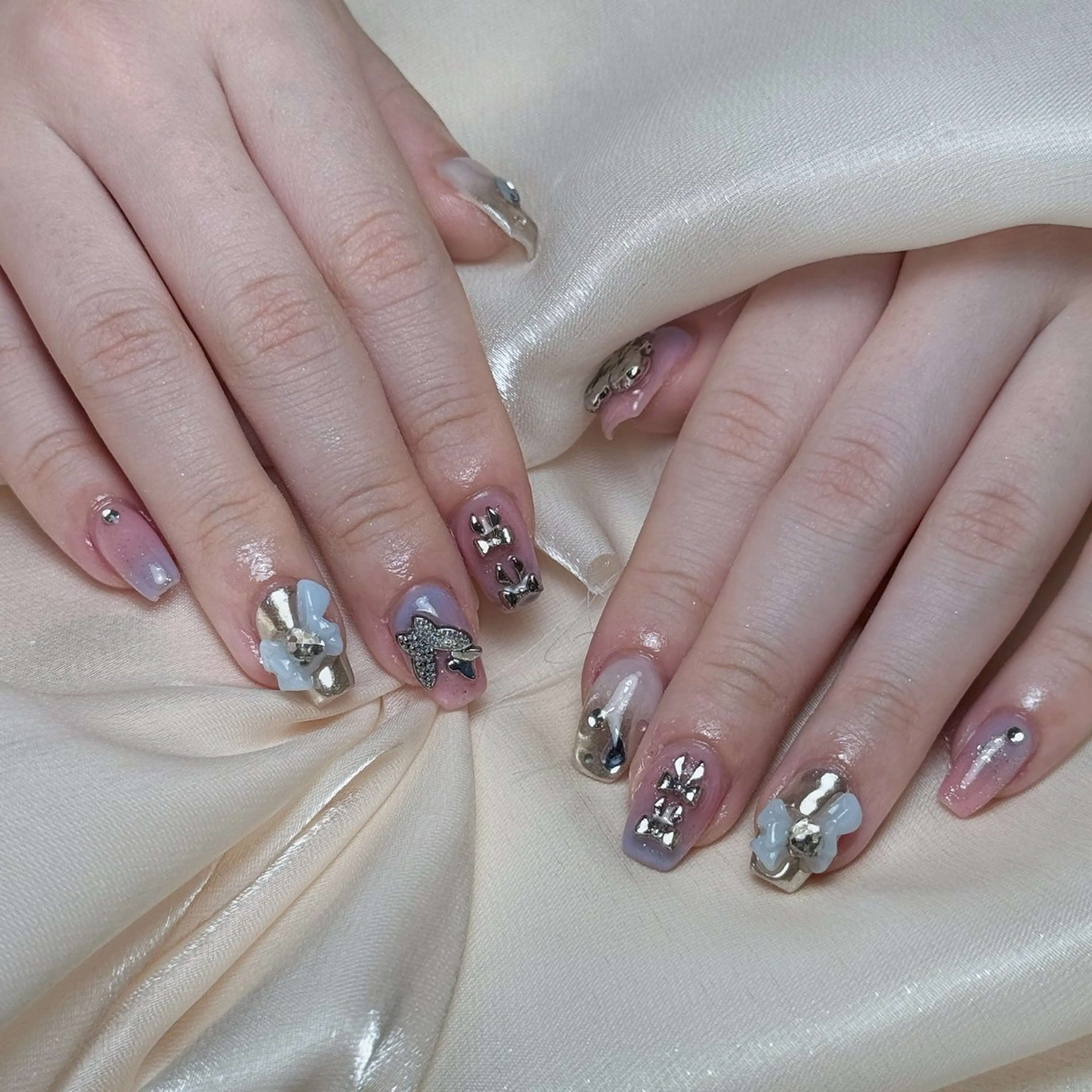 ネイル Maggie Nail🦩のネイルデザイン