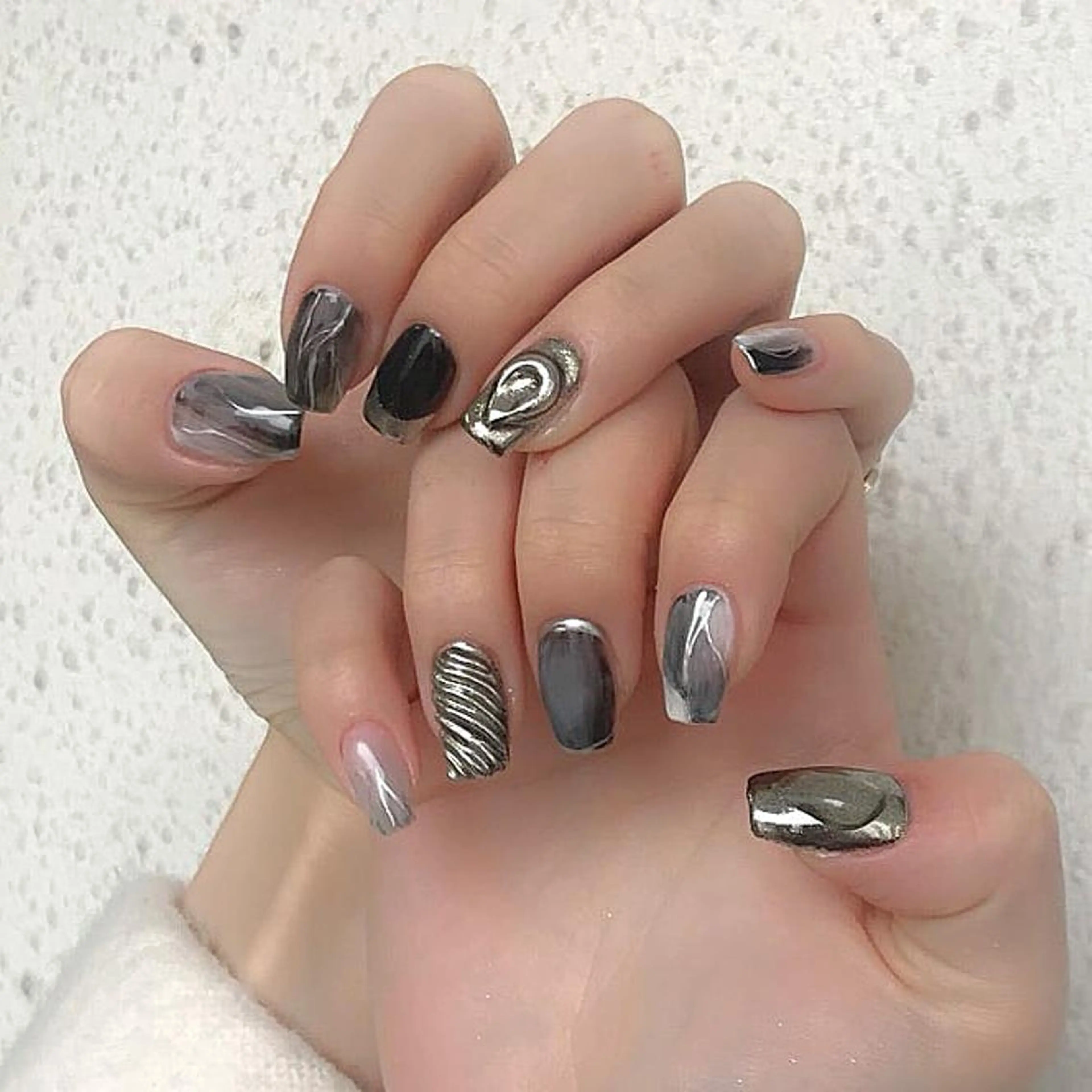 ネイル ニュアンスネイル ハンドネイル ハンドケア lylynail YUUKAのネイルデザイン
