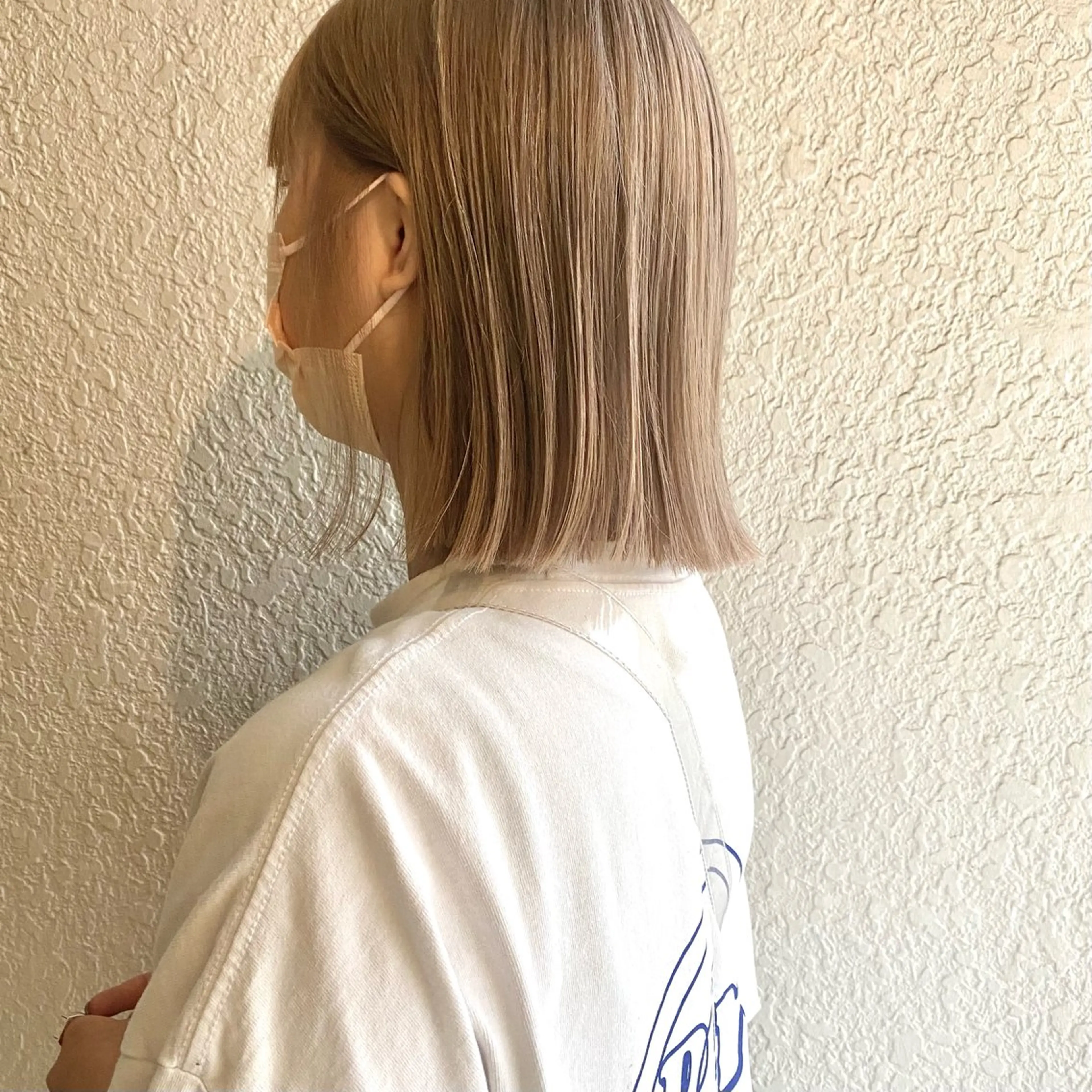 ミディアム カラー ベージュカラー ハイトーンカラー ハイトーンベージュ ボブ 久力琴音''透明感 カラー''アレンジのヘアスタイル