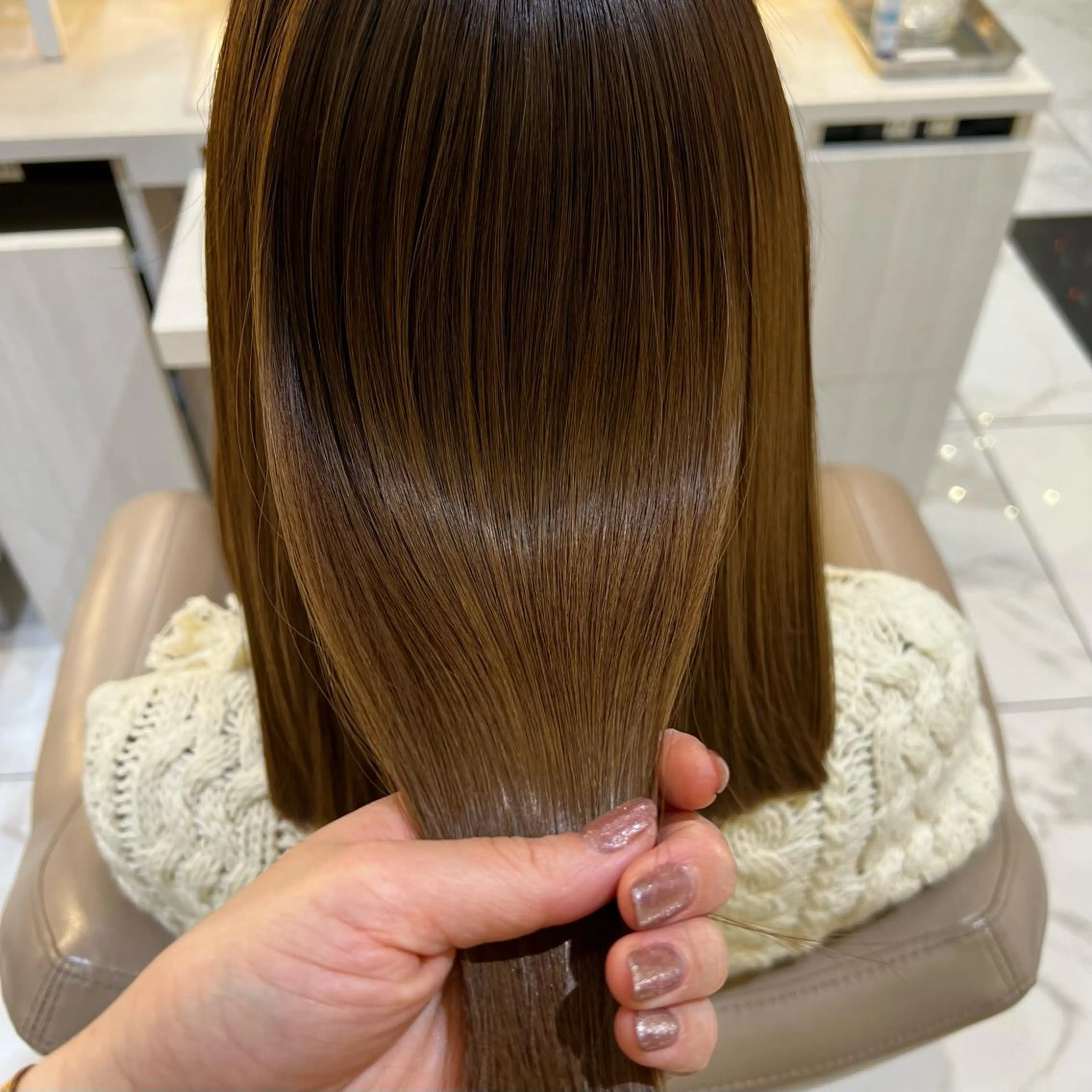 ミディアム カット ヘアカラー トリートメント 三箇島陽香/髪質改善 クロスパーマ縮毛矯正のヘアスタイル