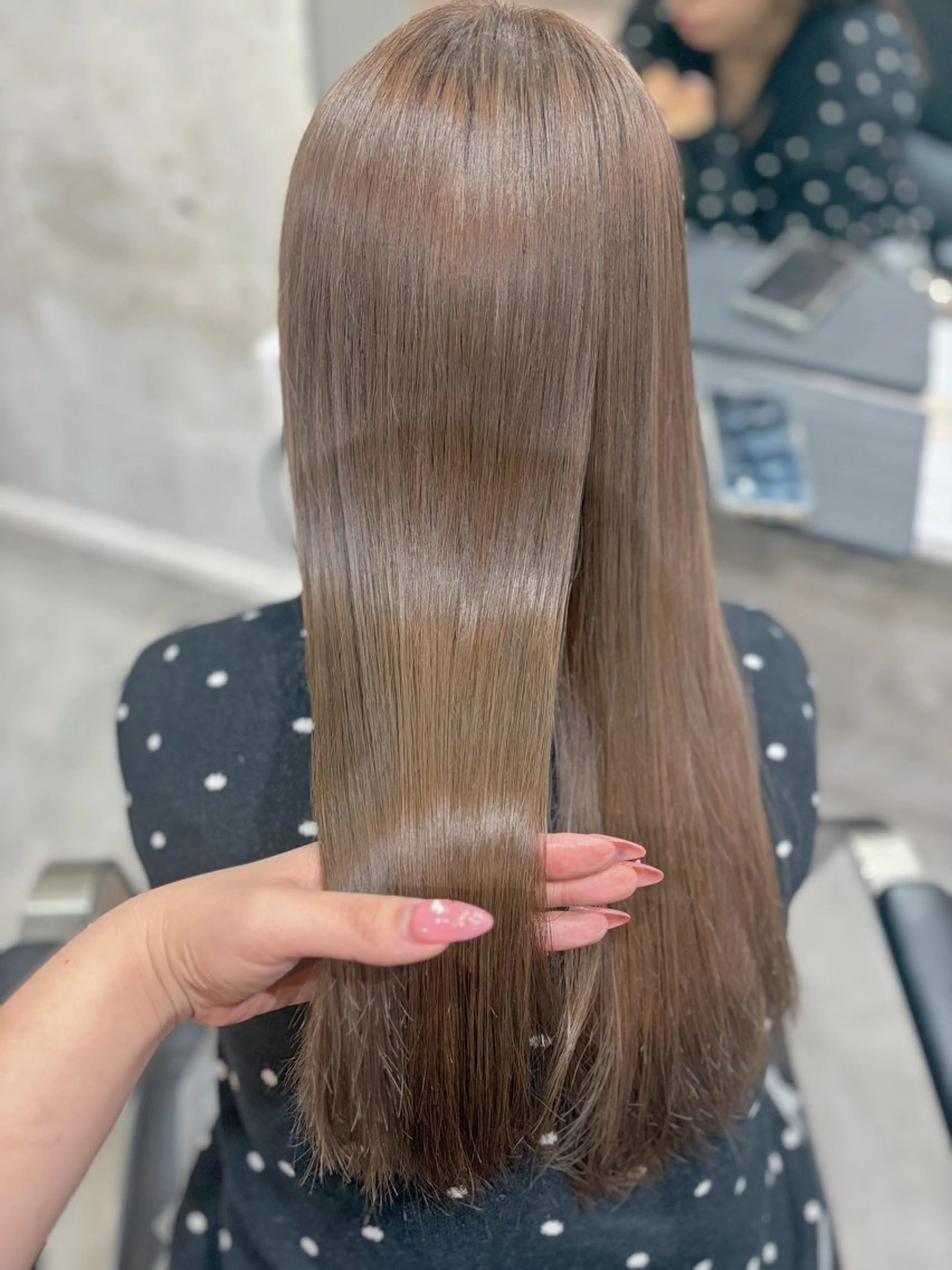 ロング カラー ベージュカラー 透明感カラー 髪質改善 カット ヘアカラー 縮毛矯正 池田 華怜のヘアスタイル