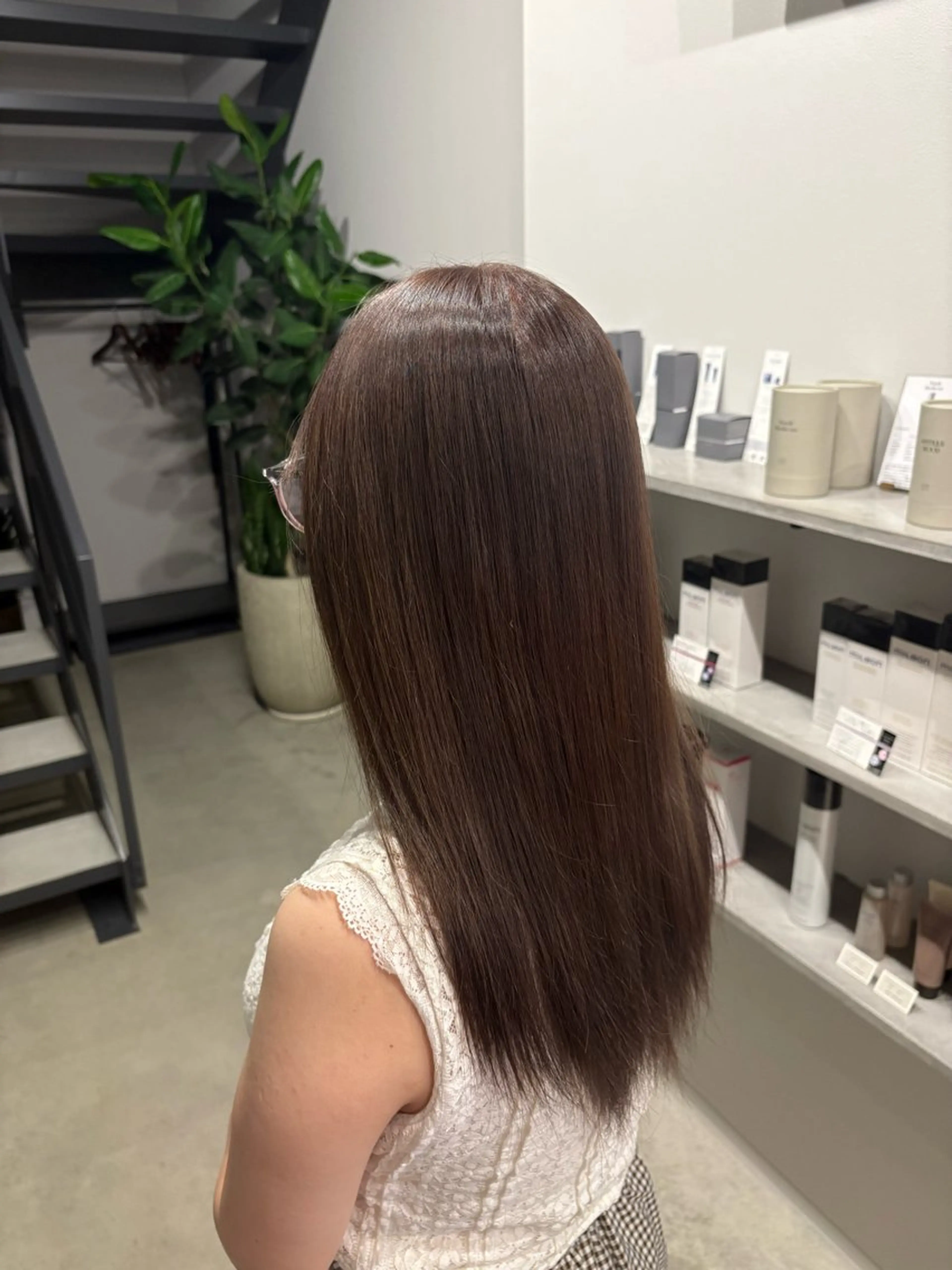 ロング カラー ベージュカラー 黒髪 ブリーチ 宮島 華湖のヘアスタイル