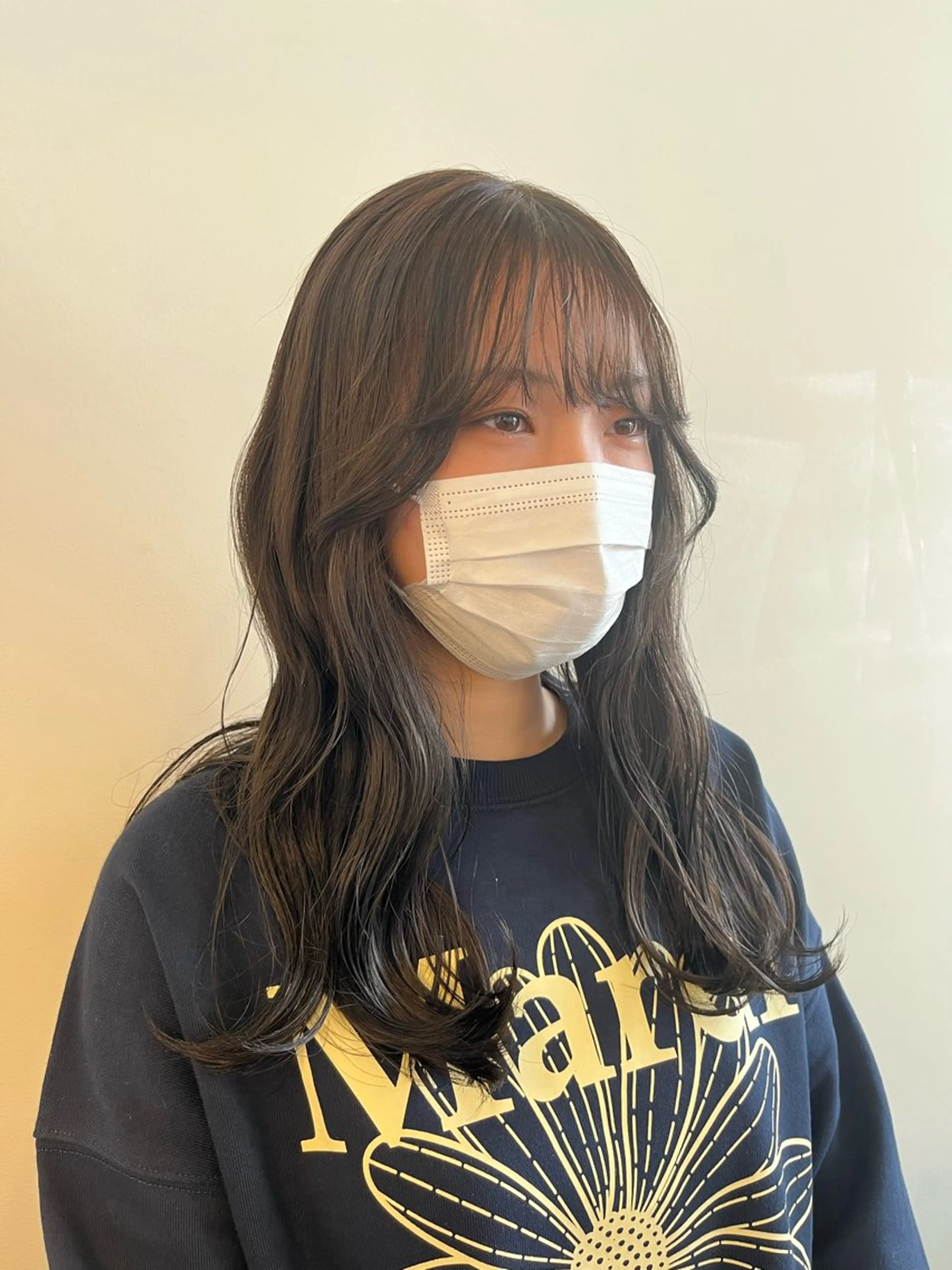 セミロング カラー オリーブカラー 透明感カラー人気 ナンバーワンMIYUのヘアスタイル