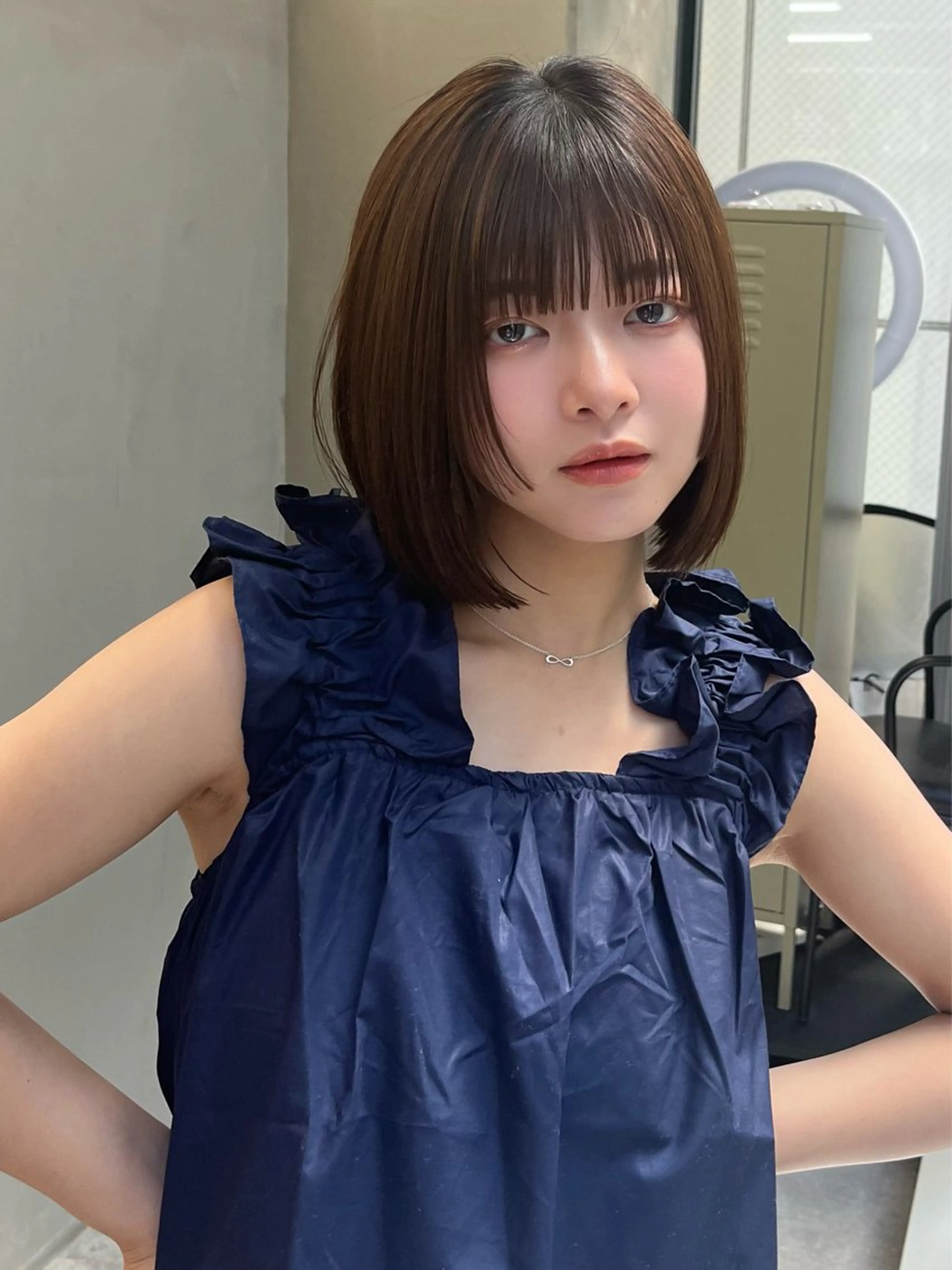 ミディアム カラー イツク ⚡️ ルーツ/ハイトーンのヘアスタイル