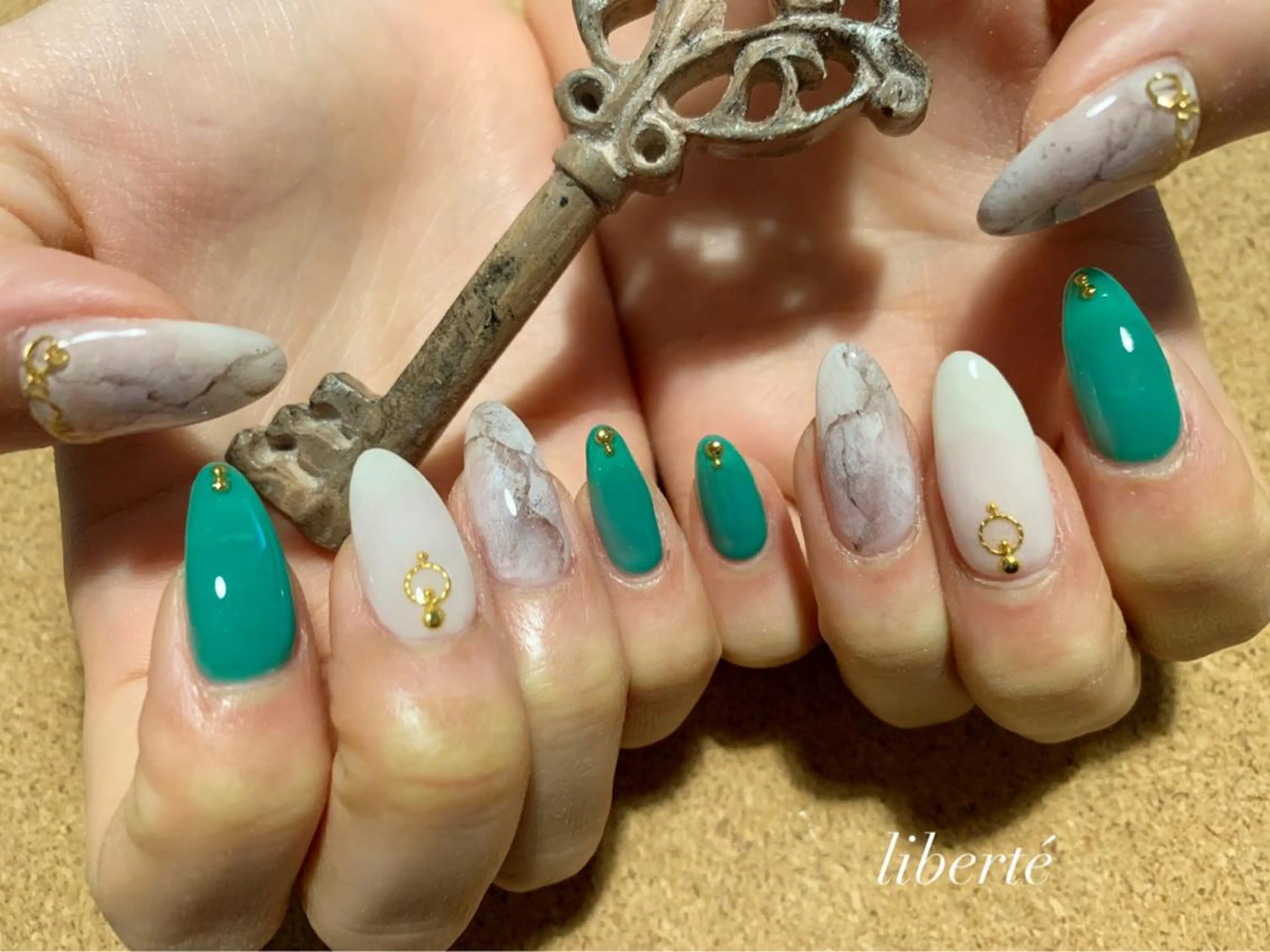 ネイル liberté (リベルテ)のネイルデザイン