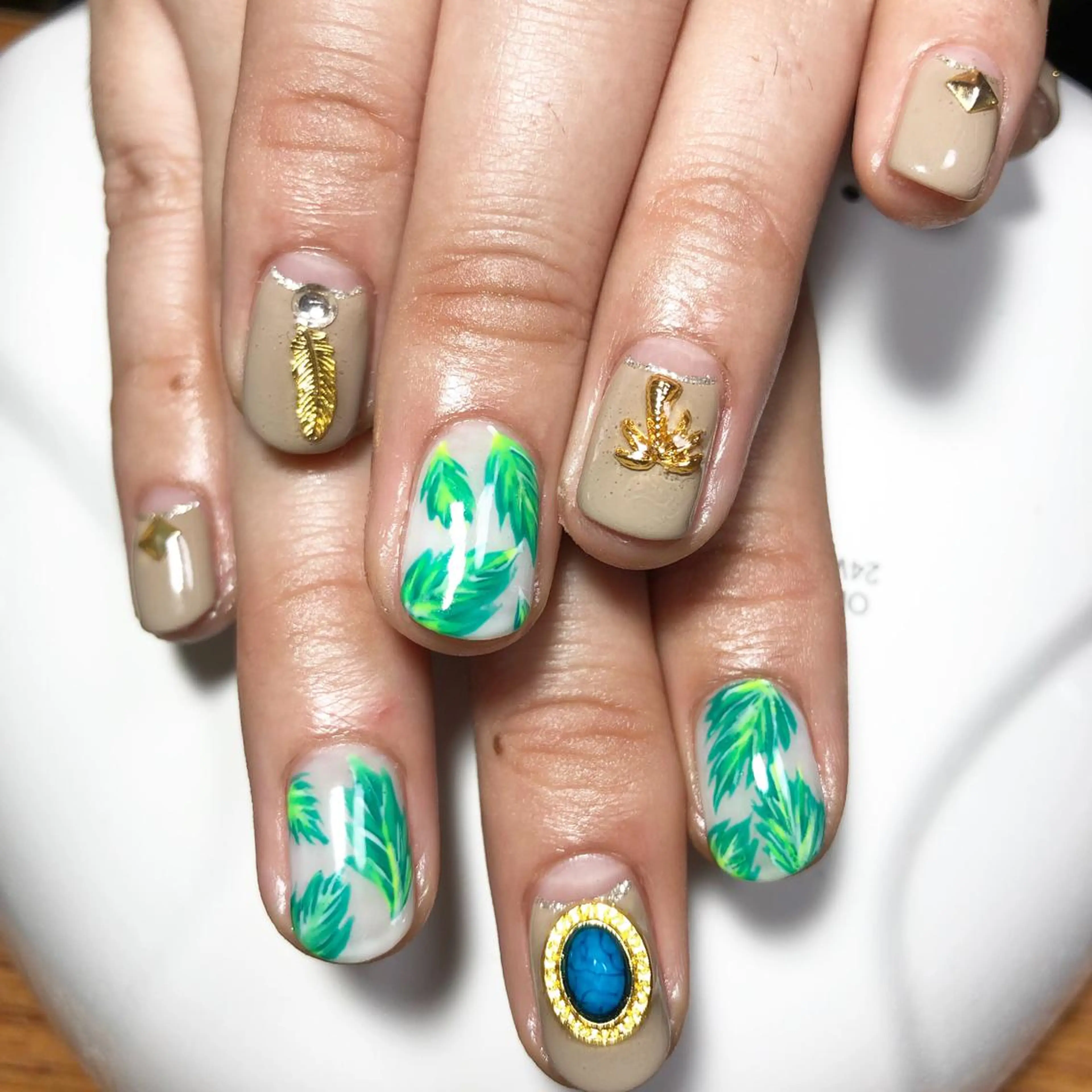 ネイル MaHaRo所属・S HARUKAのネイルデザイン