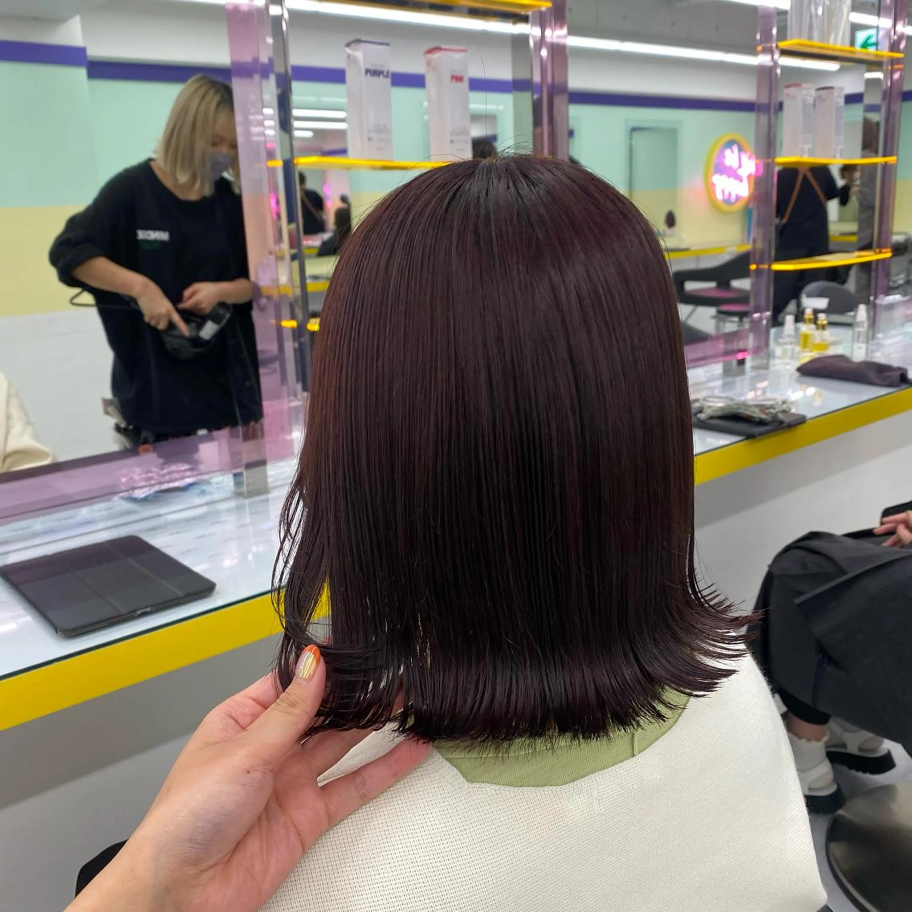 セミロング カラー ヘアアレンジ ヘアカラー トリートメント mai🍑暖色カラー /レイヤー💖のヘアスタイル