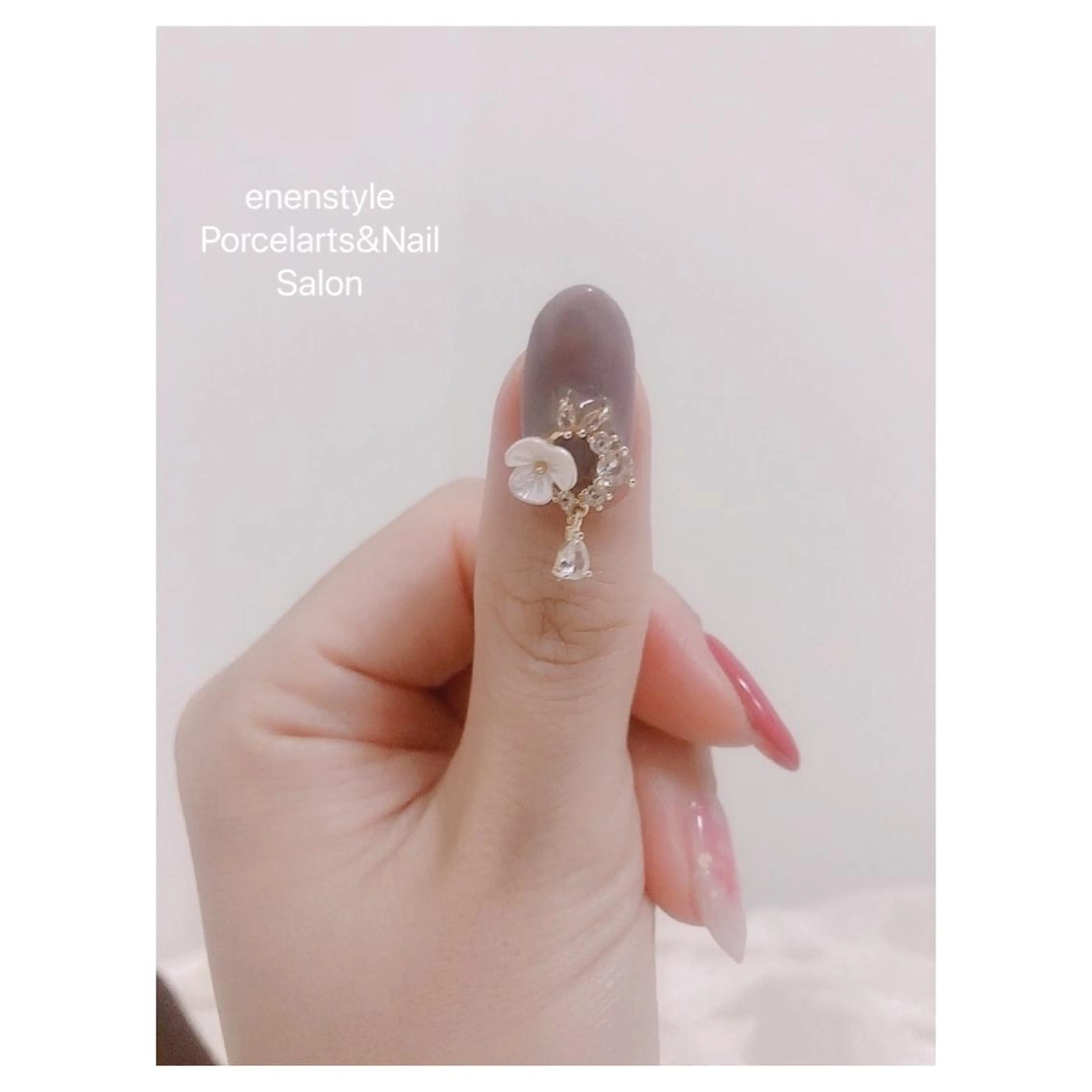 ミディアム ネイル ハンドネイル 👑enen style👑のネイルデザイン