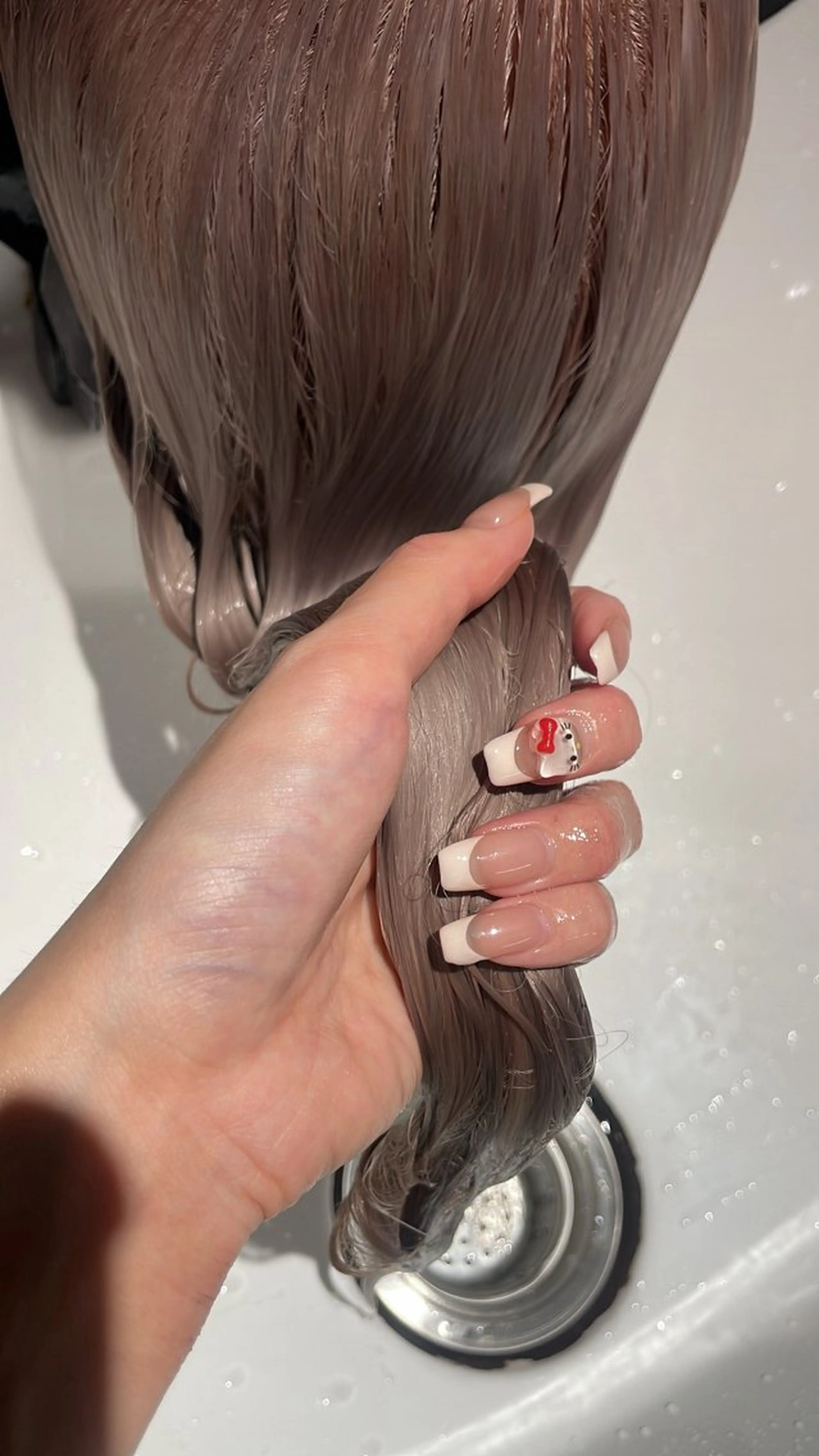 ロング カラー ベージュカラー ブリーチ ブラウンカラー ミルクティーベージュ 名古屋栄♡PELE/ ブリーチ/ハイトーンのヘアスタイル