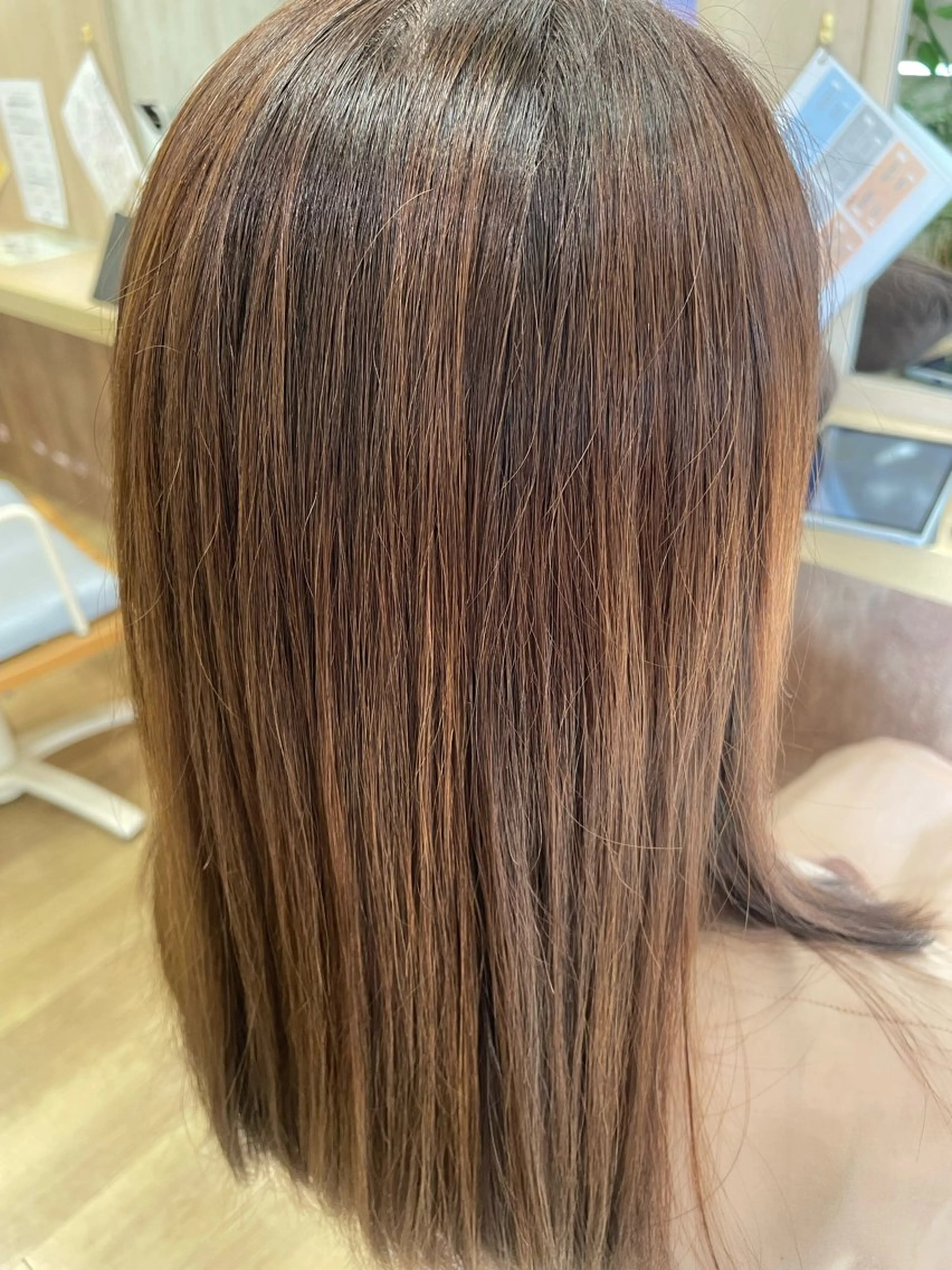 セミロング カラー ブラウンカラー CRECE♪山下 琴未のヘアスタイル