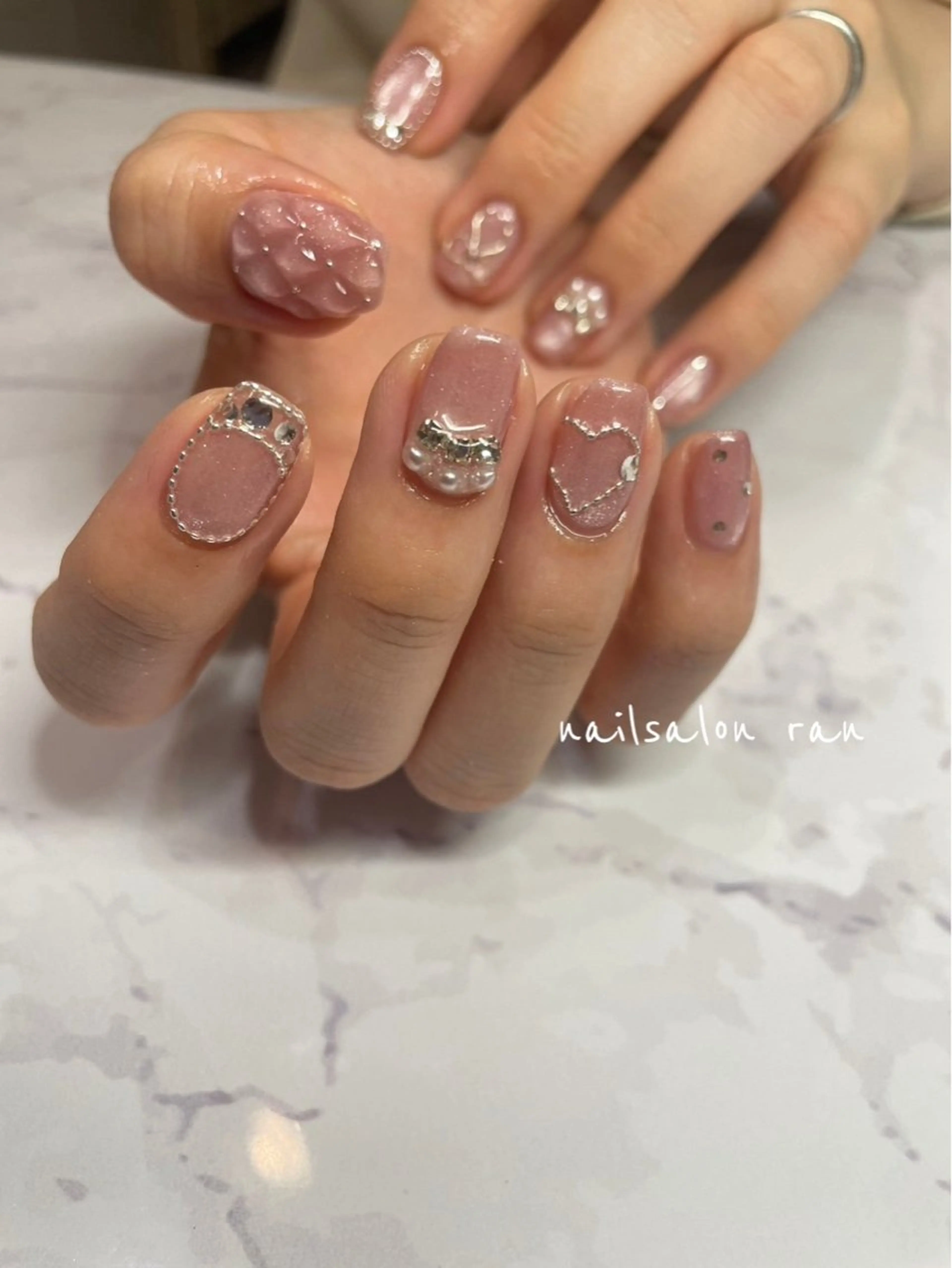 ネイル マグネットネイル ピンク ストーンネイル ハンドネイル ハンドケア nailsalon ranのネイルデザイン