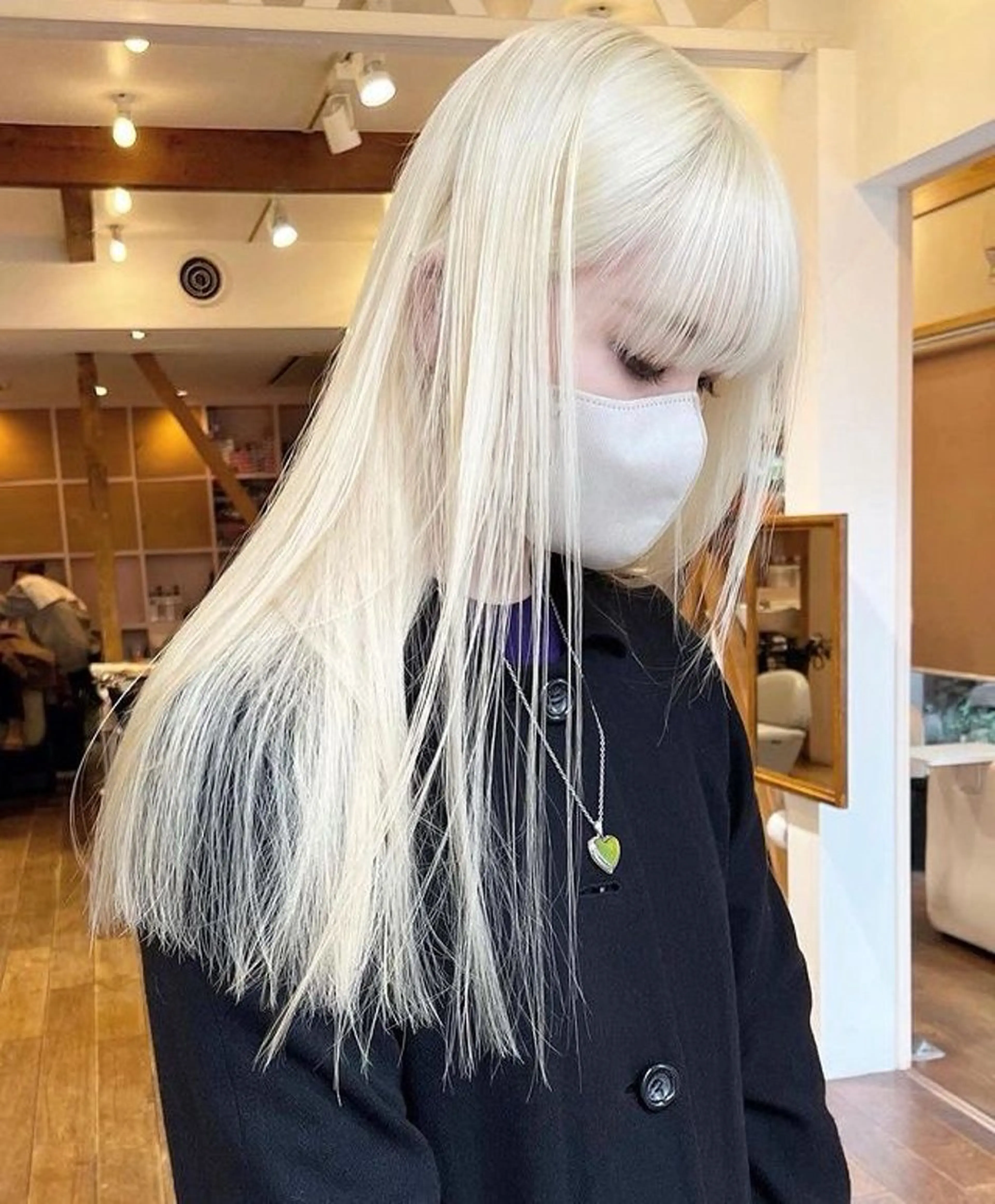 ロング カラー ブロンド ホワイトブロンド ✨ ラフィス川崎✨ しゅけ/髪質改善特化のヘアスタイル