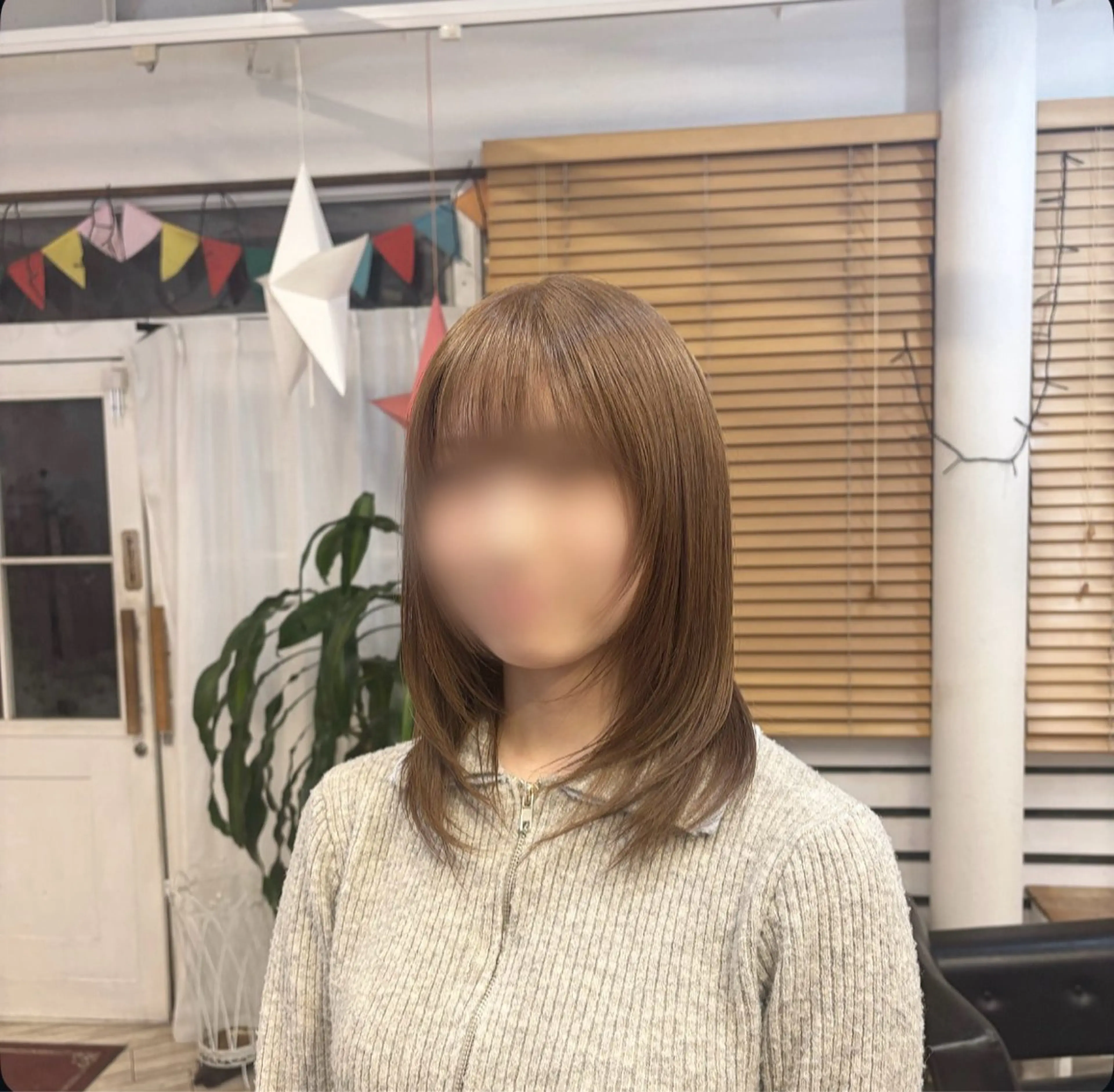 ミディアム ミルクティーブラウン ヘアカラー 綱川 琉生のヘアスタイル