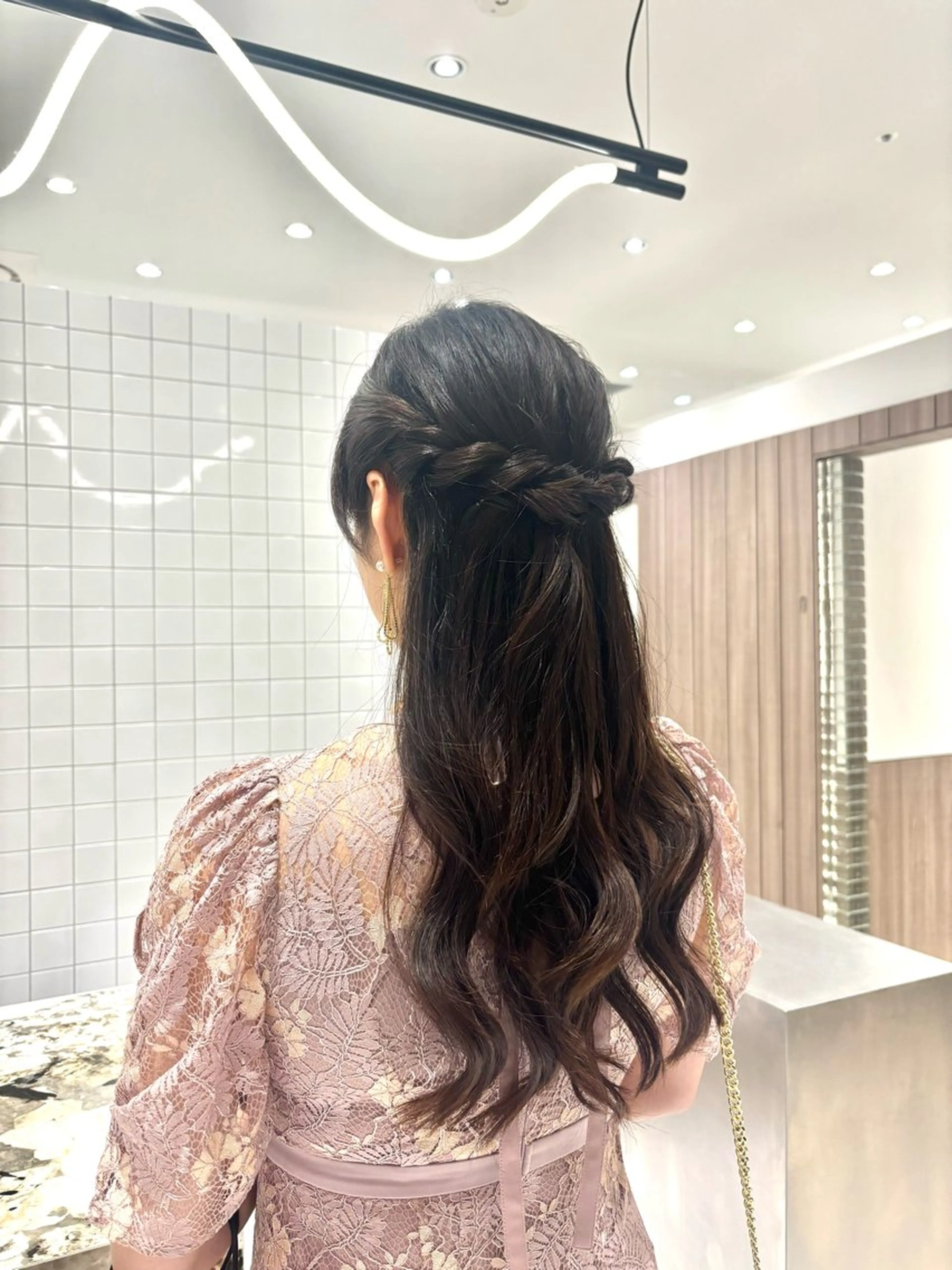 ロング ヘアアレンジ ハーフアップ ヘアセット 久力琴音''透明感 カラー''アレンジのヘアスタイル