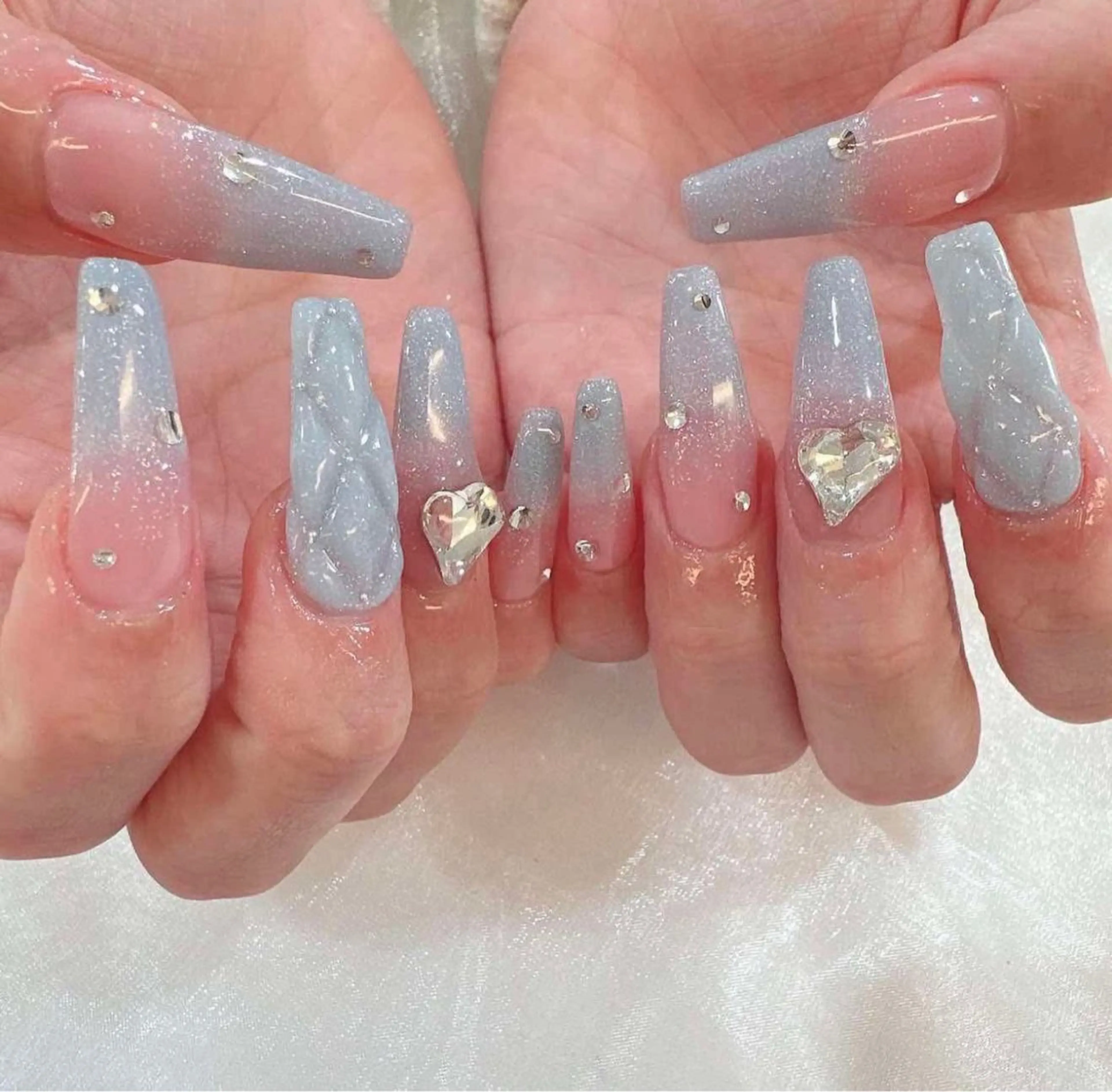 ネイル オーロラネイル クリアネイル フラッシュネイル ジェルネイル グラデーション ハンドネイル Amee Nail Salonのネイルデザイン