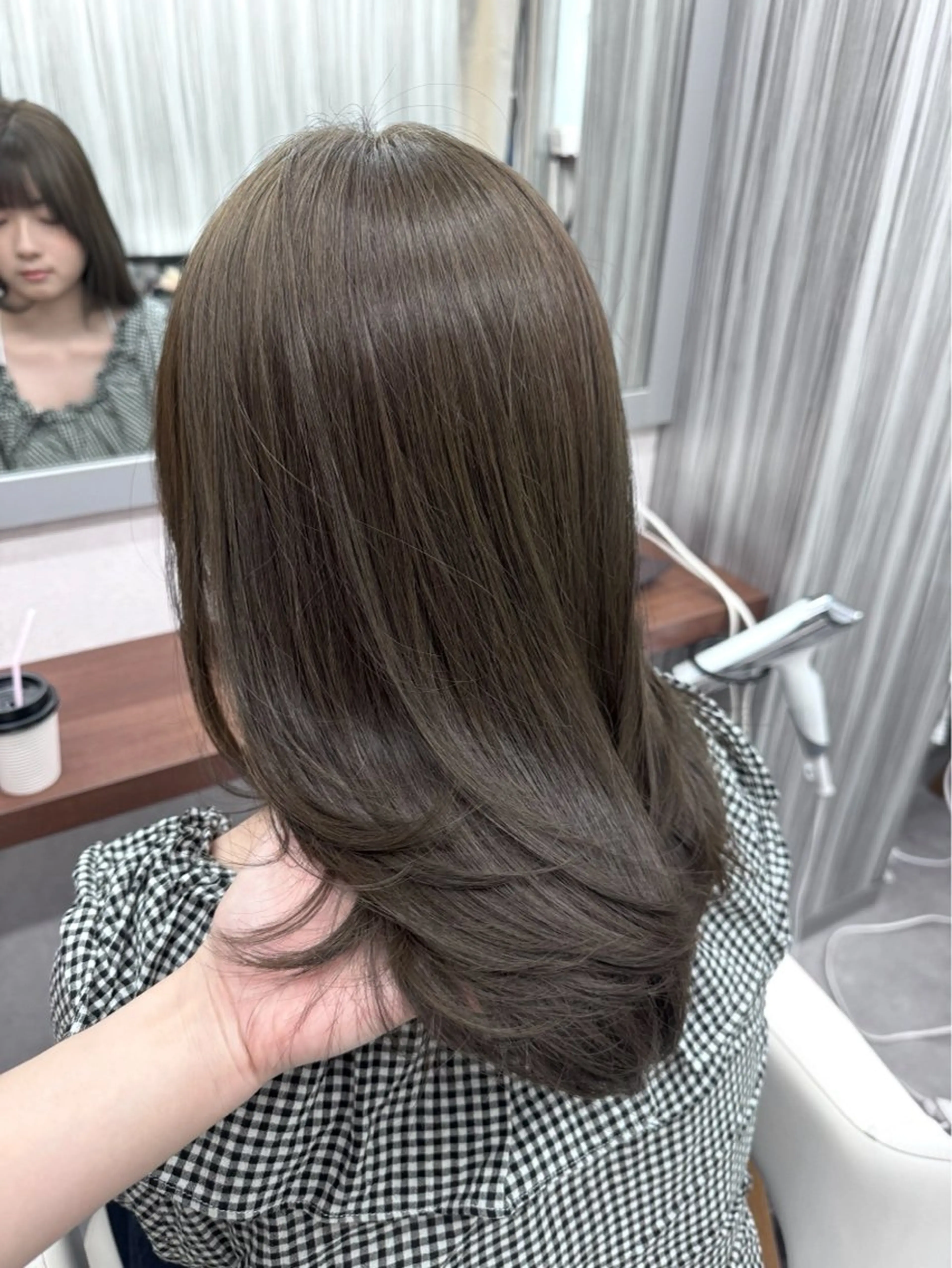 ミディアム トリートメント 堀江 真維のヘアスタイル