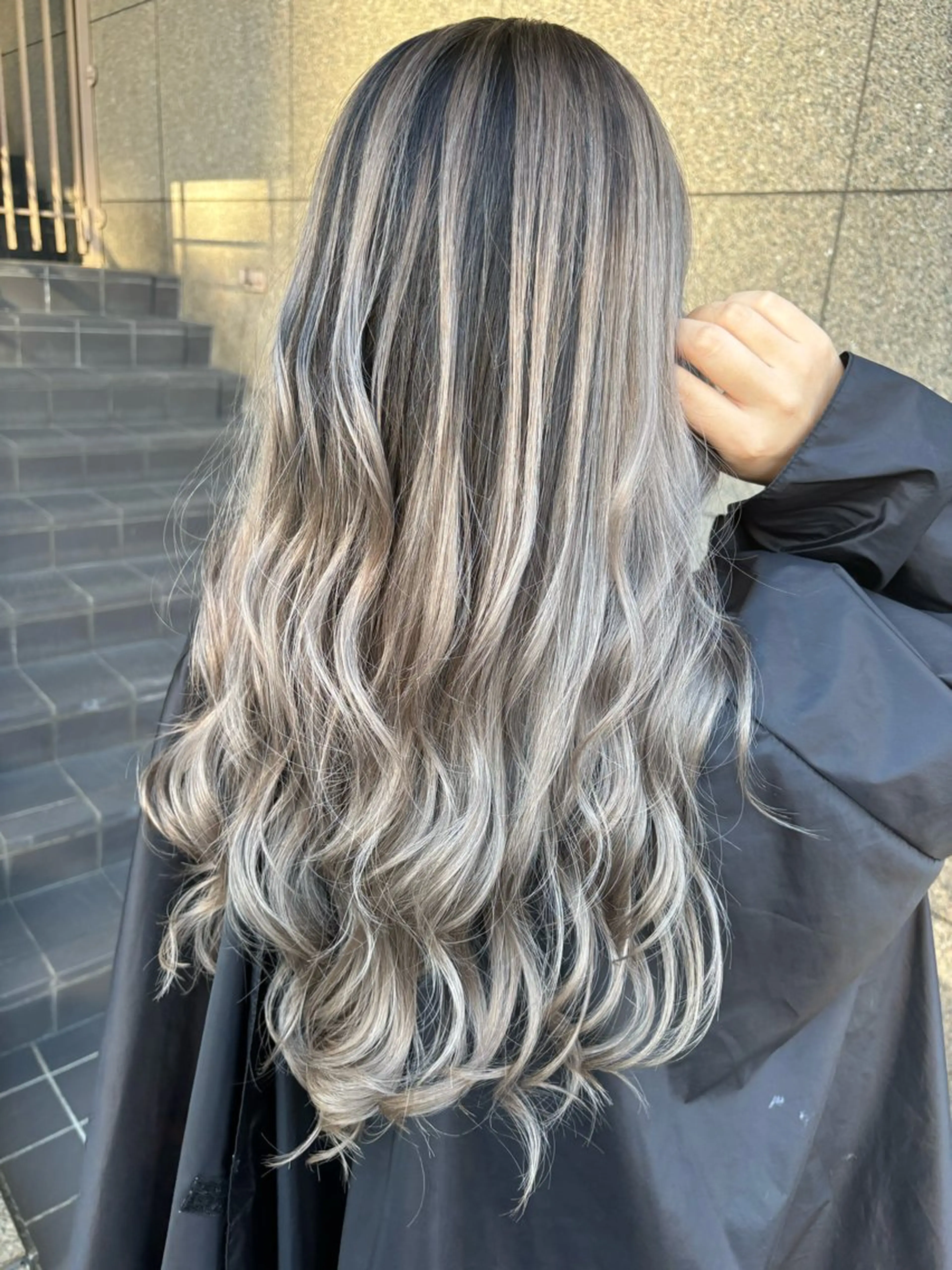 ロング ヘアカラー トリートメント 髪質改善・ハイトーン 🌈SENAのヘアスタイル