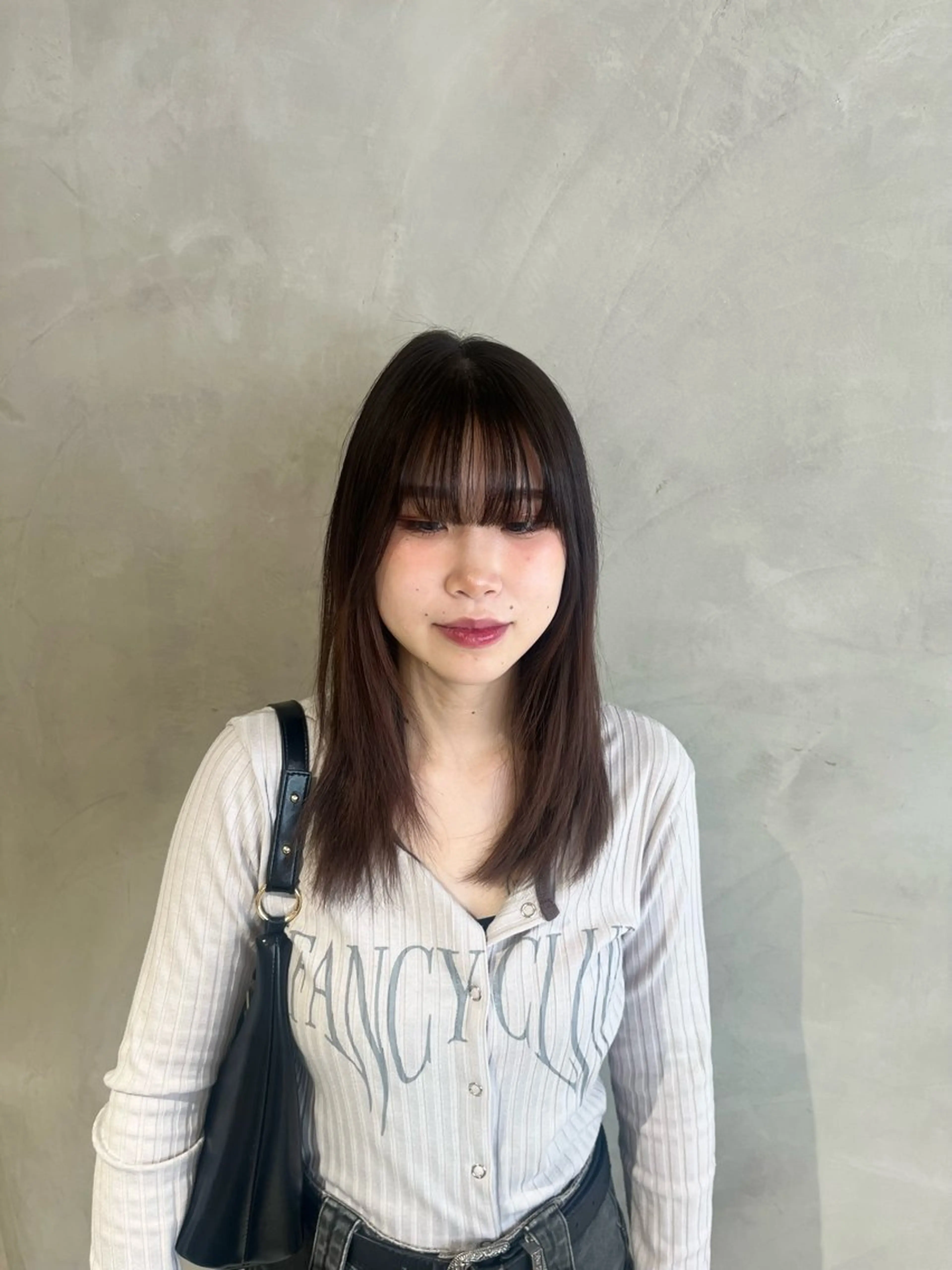 ミディアム カラー カット ヘアカラー トリートメント 切りっぱなしボブ/ 艶カラー/綾莉のヘアスタイル
