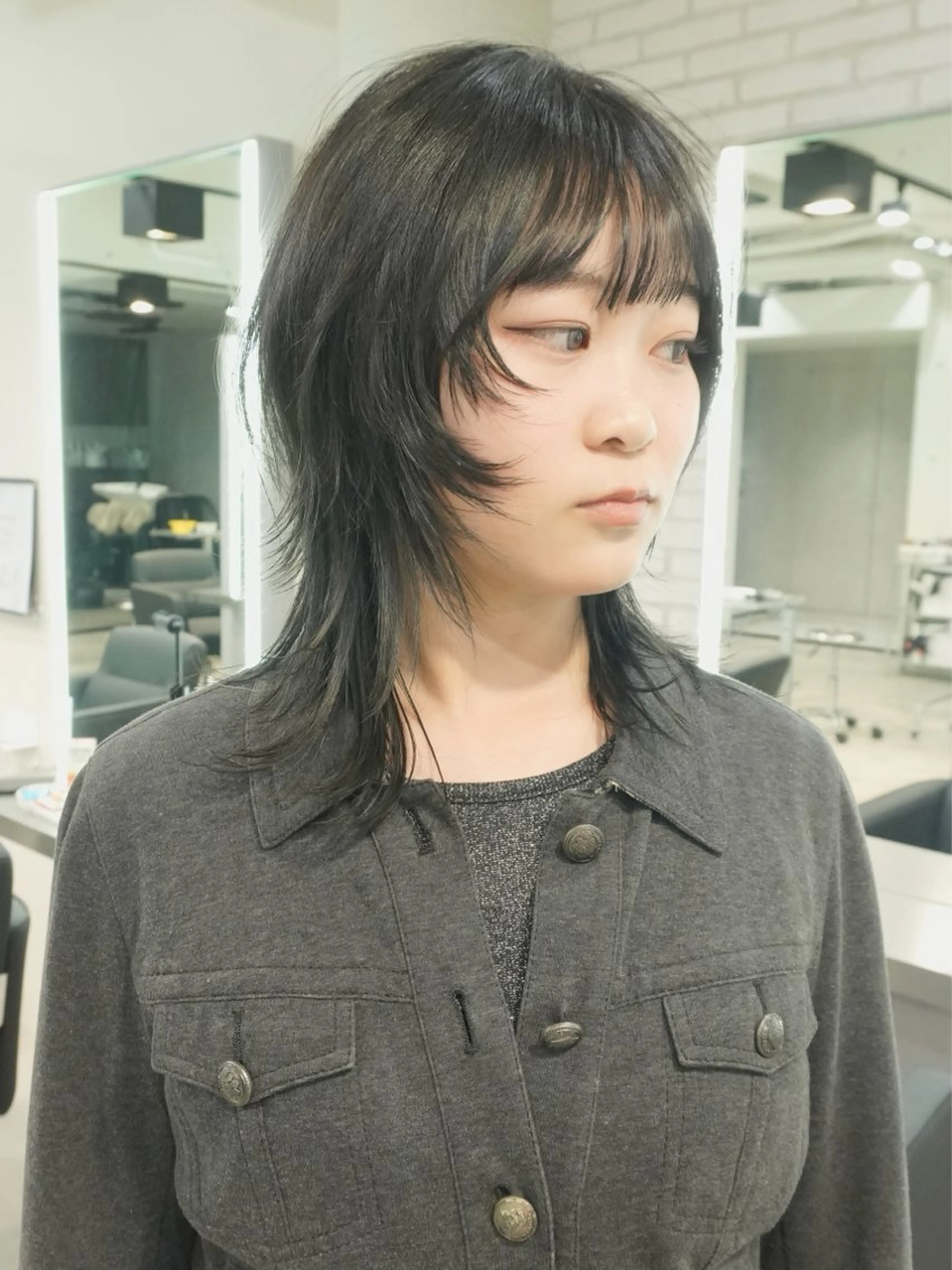 ミディアム レイヤーカット ウルフカット ウルフレイヤー カット Airi 韓国y2k ボブパーマのヘアスタイル