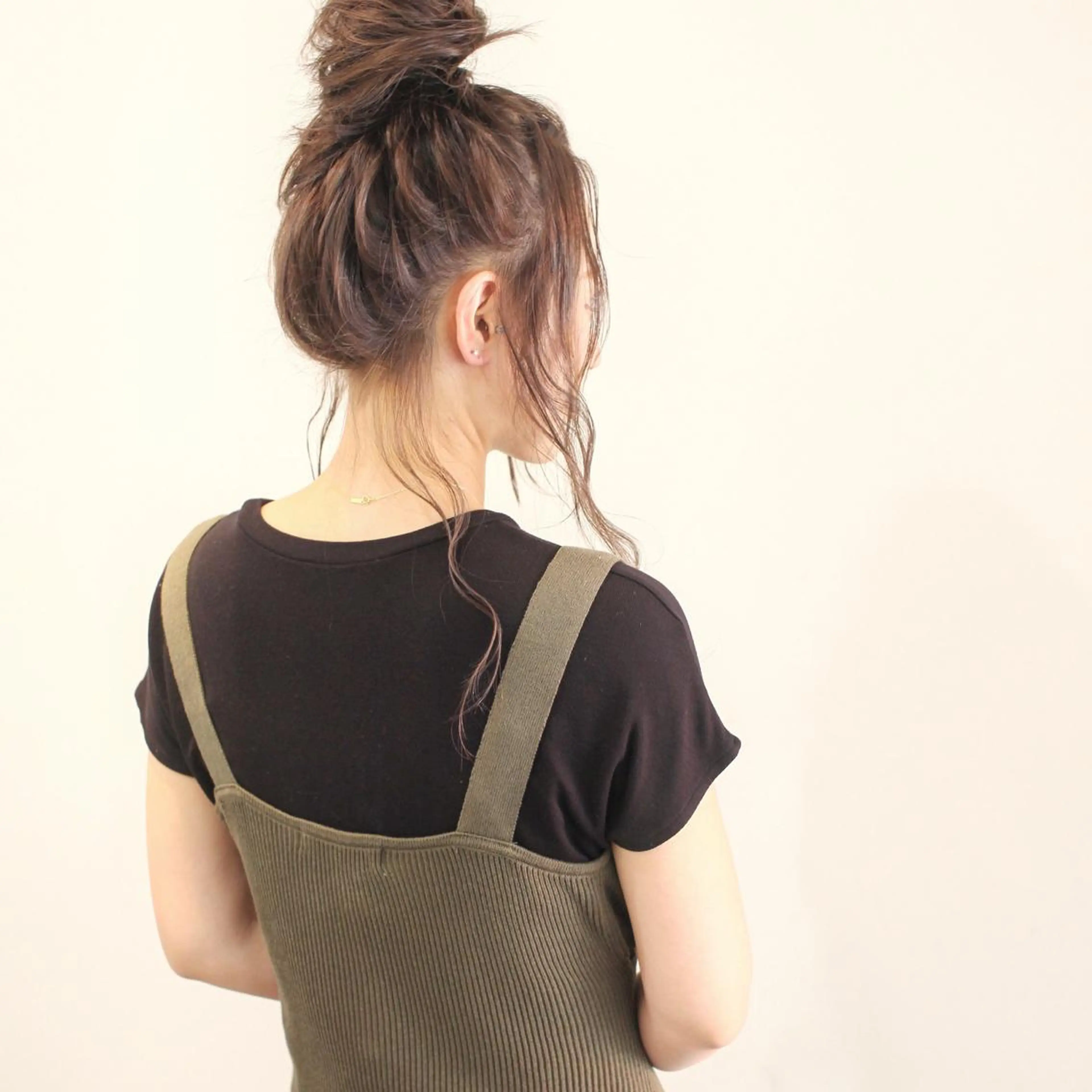 セミロング カラー ヘアアレンジ アッシュ グラデーションカラー ハイライトカラー ハイライト おくれ毛 Mariana/ 鶴原-ハイライトのヘアスタイル