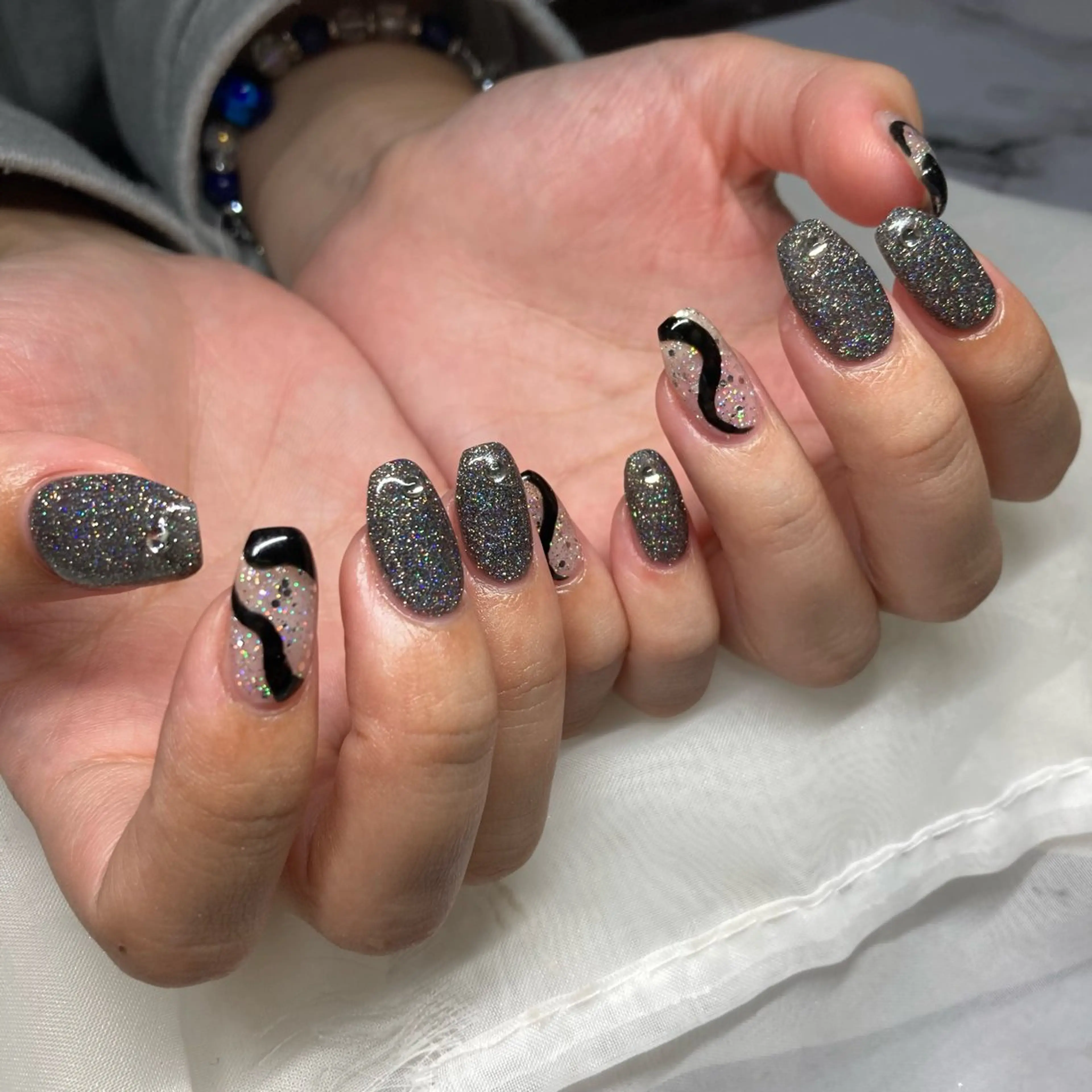 ネイル 長さ出し フレンチネイル ジェルネイル グラデーション マグネットネイル ハンドネイル Gracias. rieのネイルデザイン