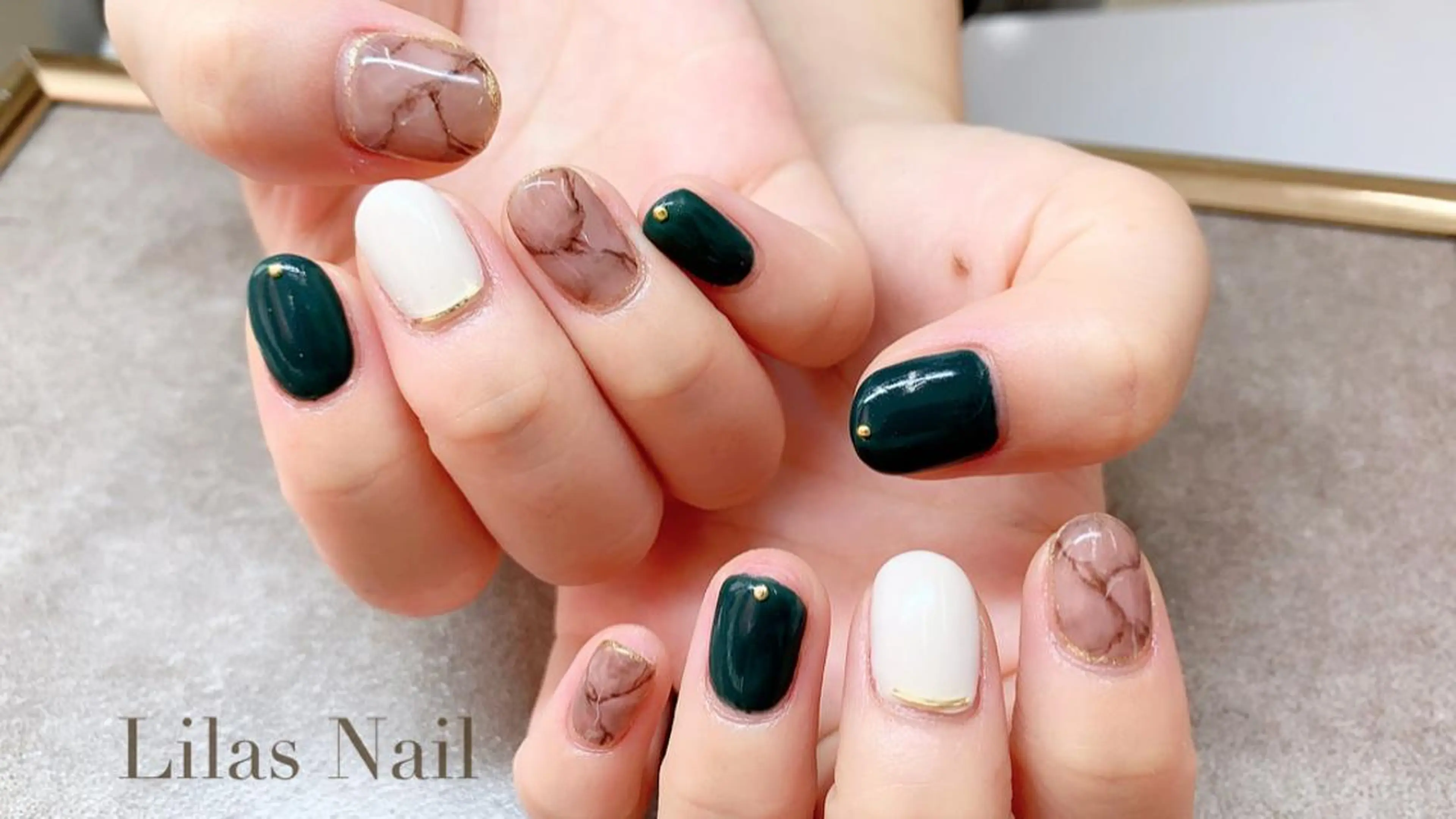 ネイル ジェルネイル グリーン ハードジェル ロングネイル 大理石ネイル(マーブル) Lilas Nailのネイルデザイン