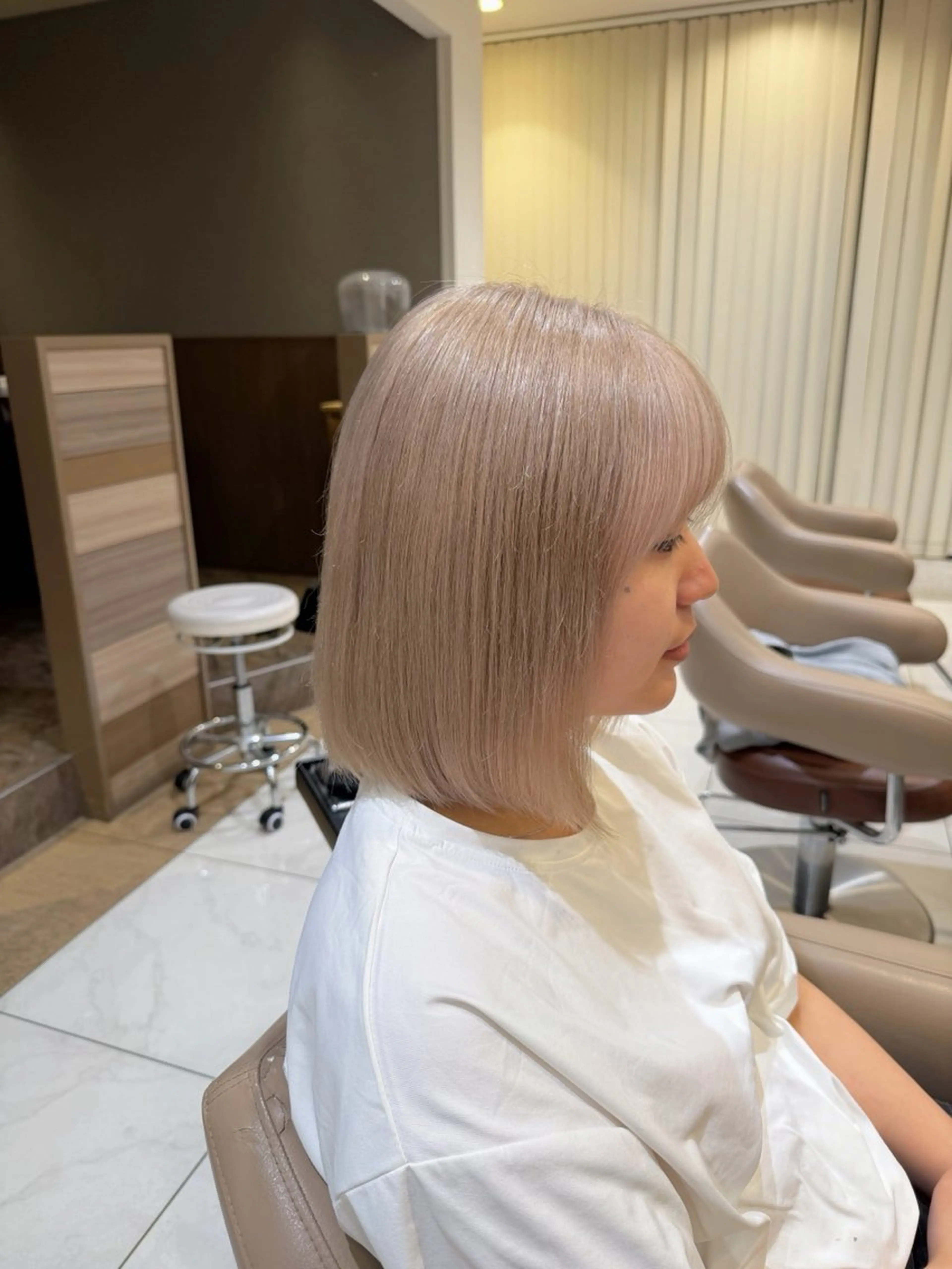 ミディアム カラー ヘアカラー トリートメント ハイトーンカラー☁️ 西條 楓花のヘアスタイル