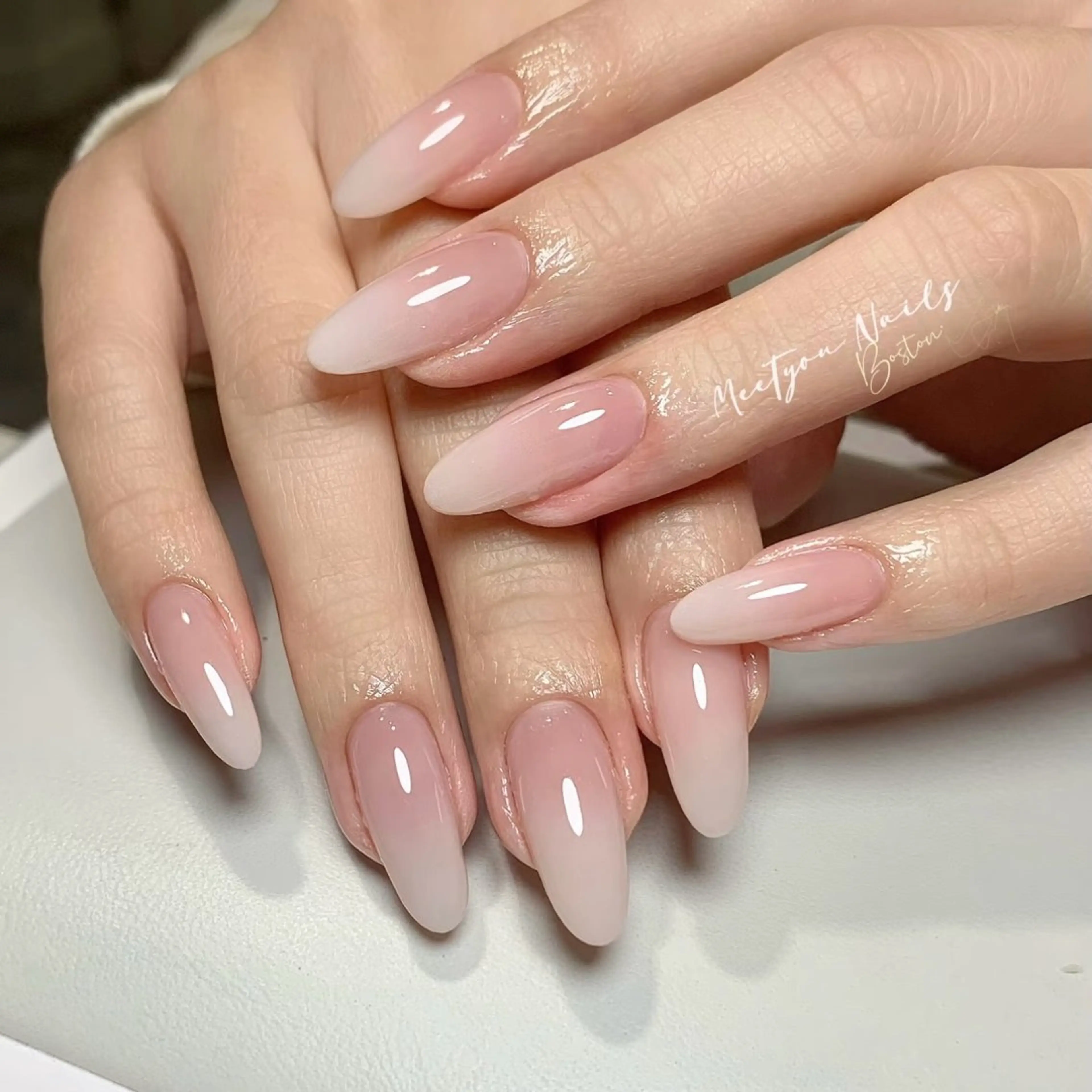 ネイル ハンドネイル ハンドケア ENsalon Takareiのネイルデザイン