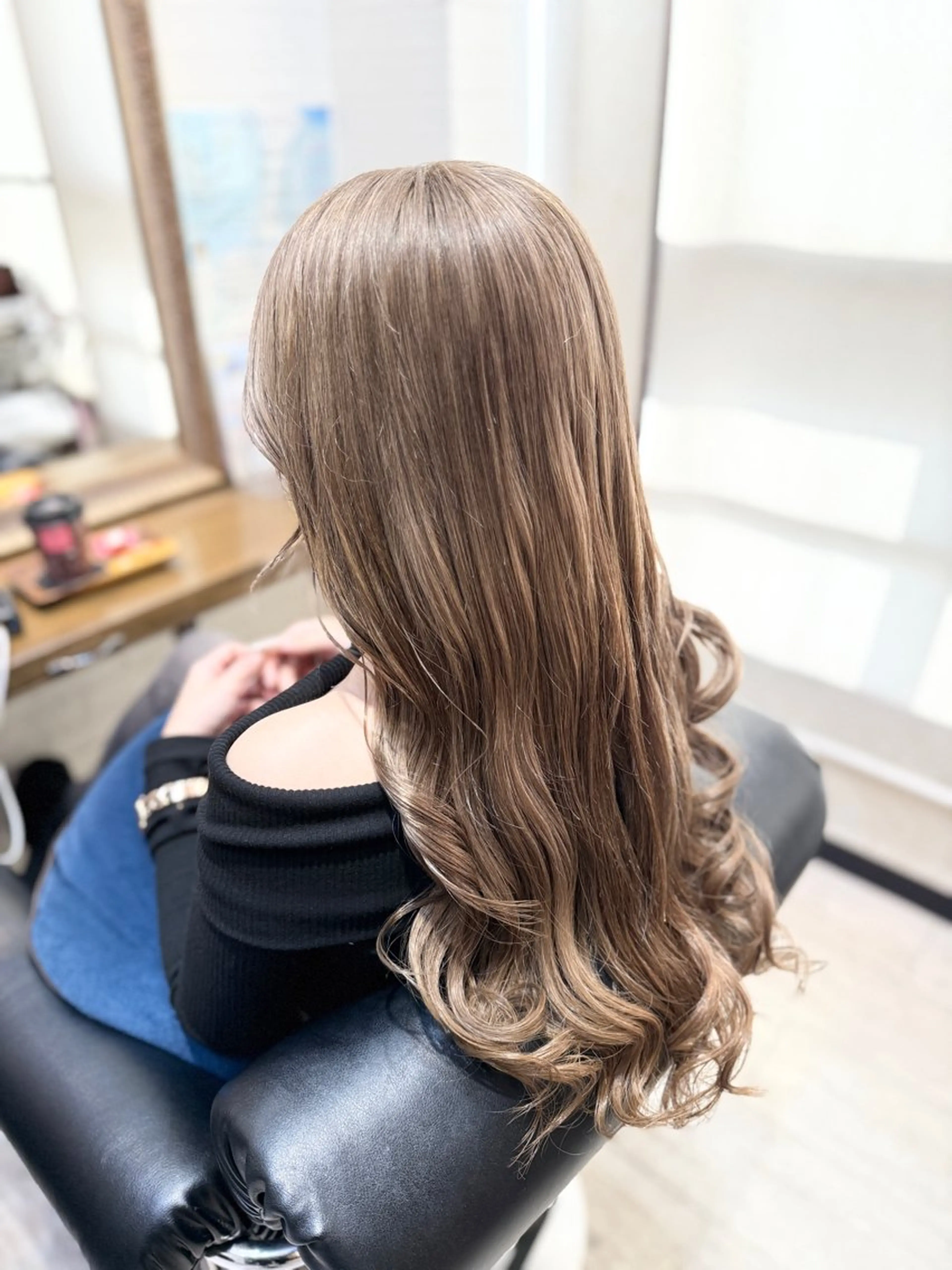 カラー ベージュカラー 透明感カラー ミルクティーベージュ ヘアカラー ハイトーン✨髪質改善 ✨スパ得意✨ミヤタのヘアスタイル