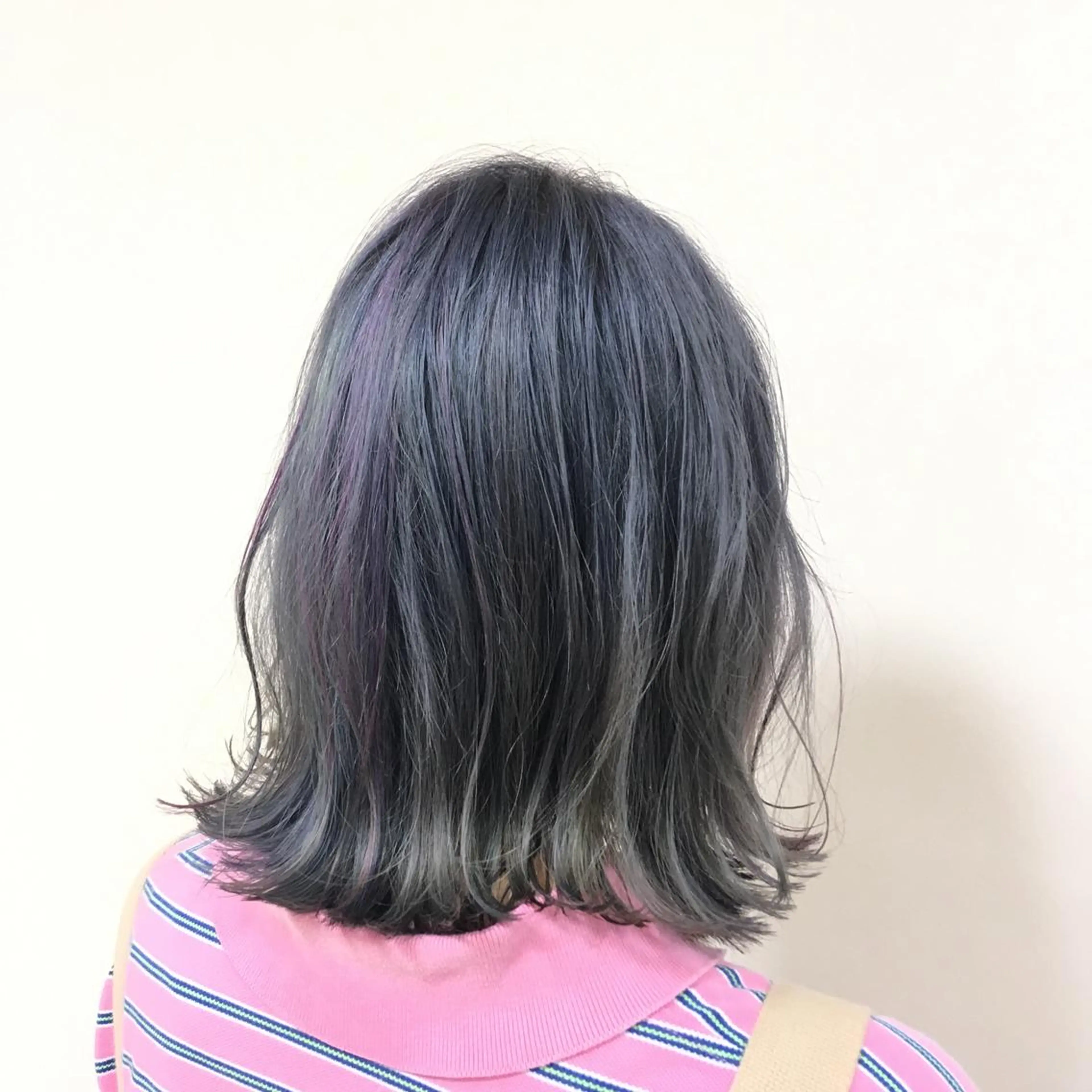 ミディアム カラー ブリーチ ブルーカラー ハイライトカラー ピンクカラー パープルカラー 【Sweep】おじま のぞみのヘアスタイル