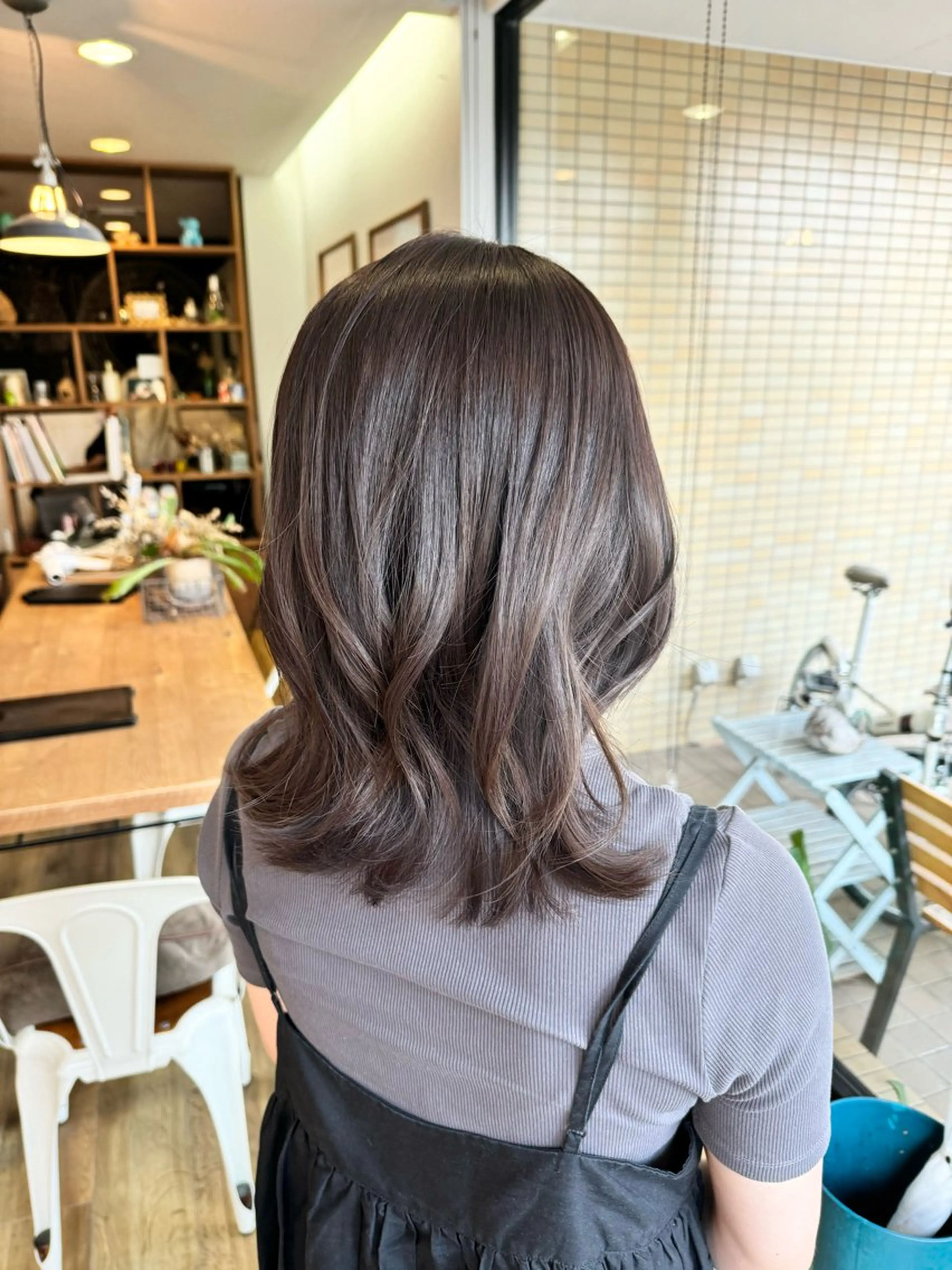 セミロング カラー ブルーカラー ブルーバイオレット バイオレットカラー ヘアカラー トリートメント ツキダテ ユイのヘアスタイル