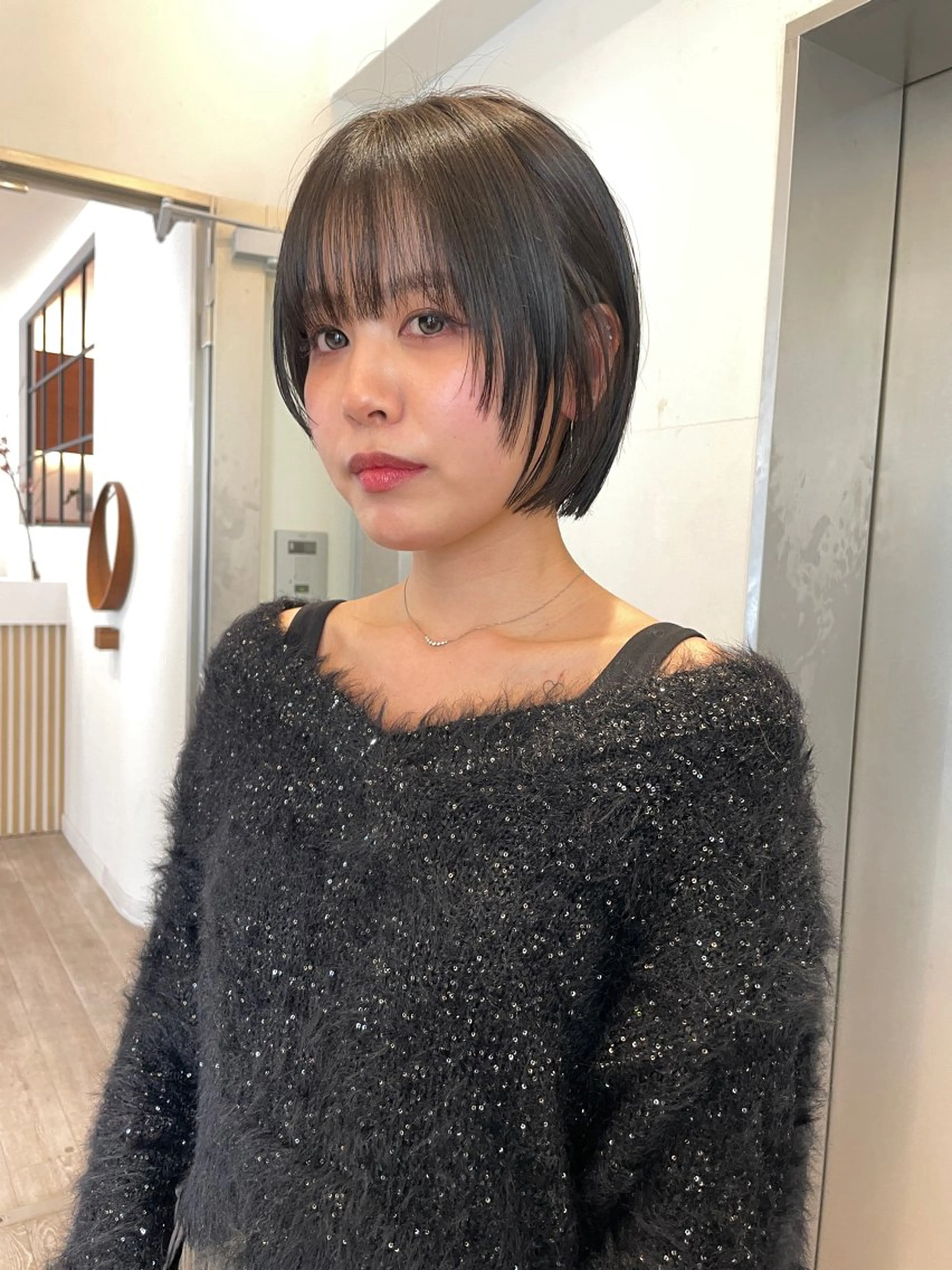 ショート カット ヘアカラー 抜け感ボブ×パーマ ｜kazaneのヘアスタイル