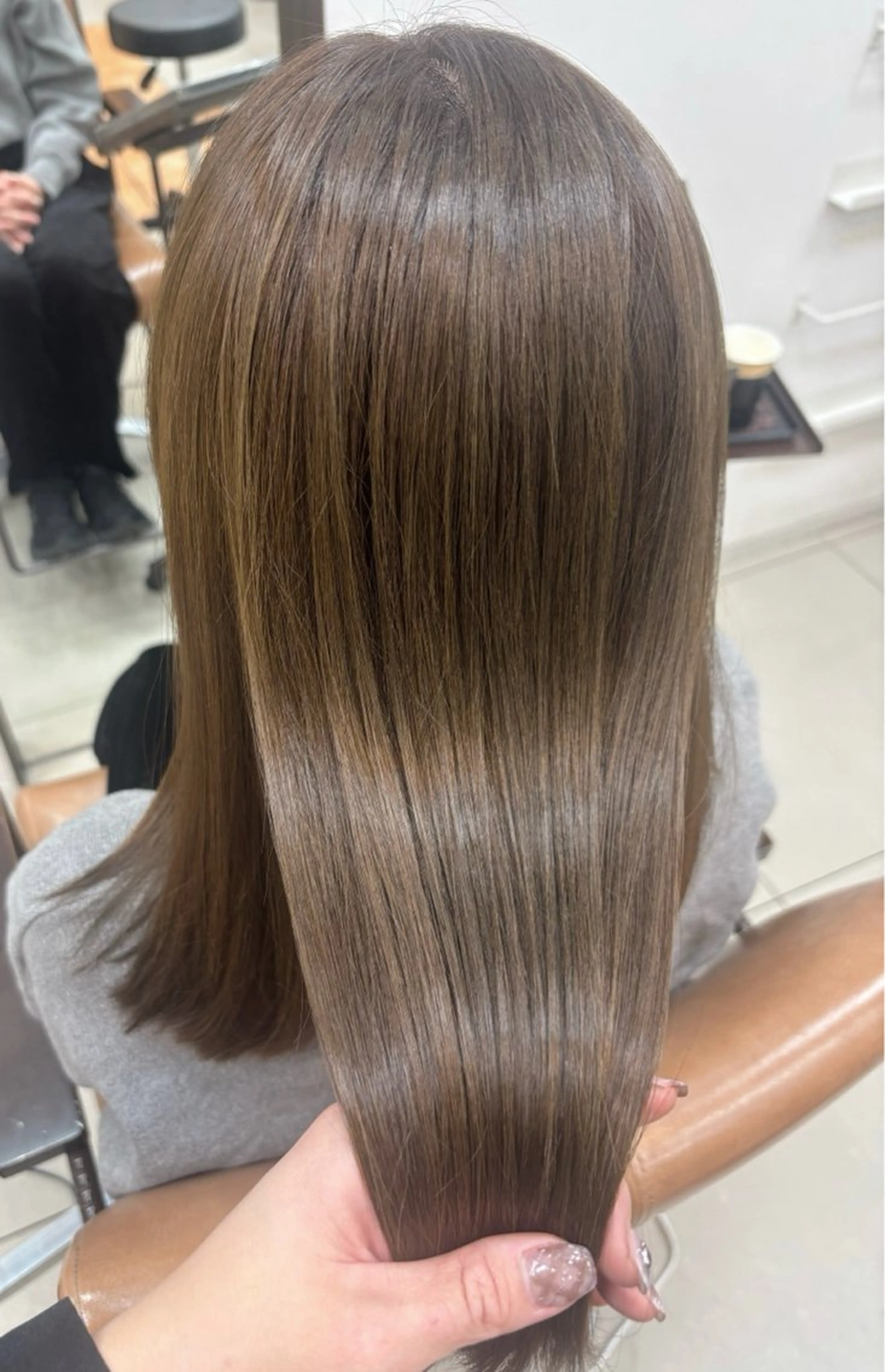 ミディアム カラー ベージュカラー オリーブベージュ レイヤーカット カット ヘアカラー 頭皮×髪質改善 透明感カラー💎中村のヘアスタイル