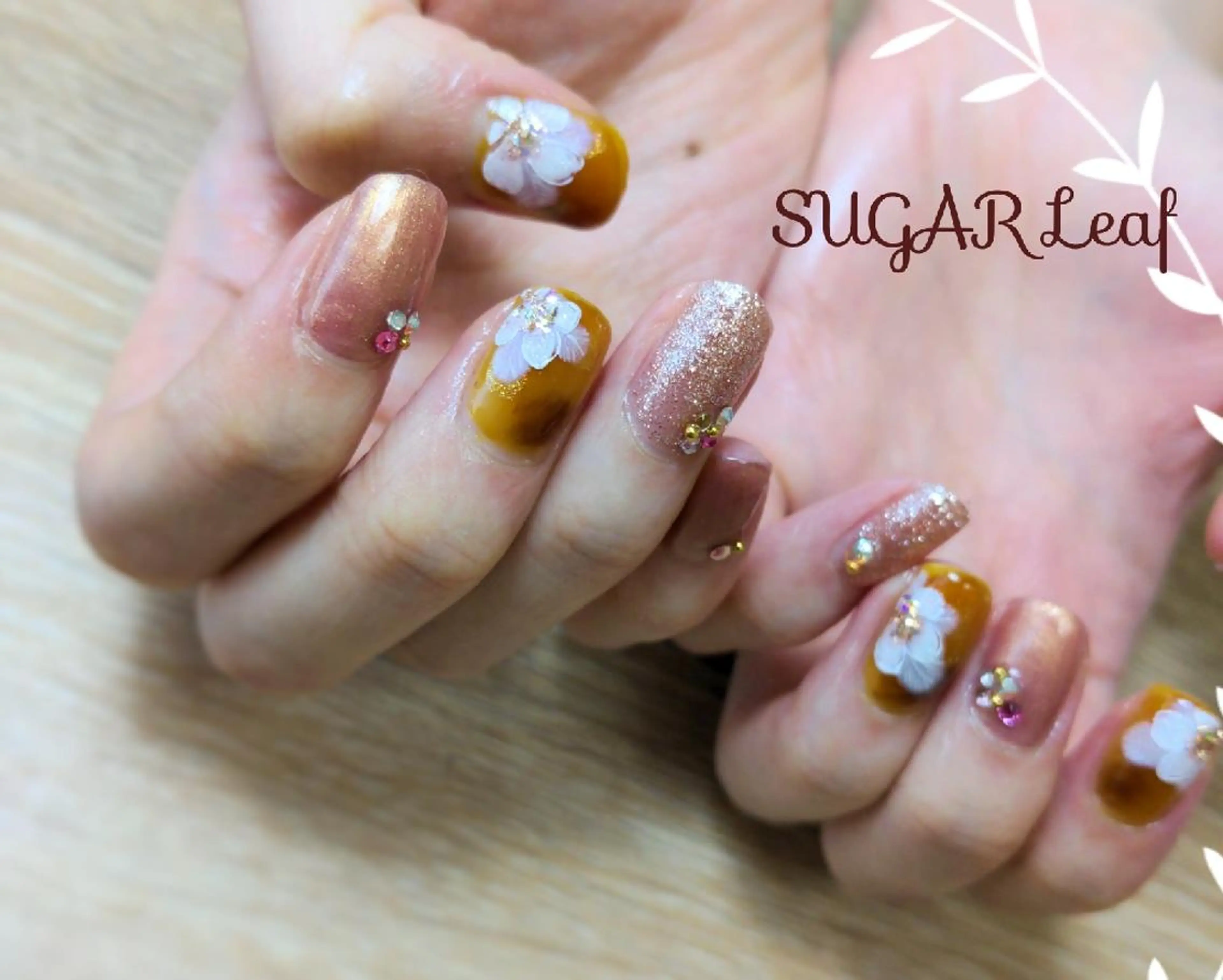 ネイル アートネイル ストーンネイル ハンドネイル SUGAR Leafのネイルデザイン