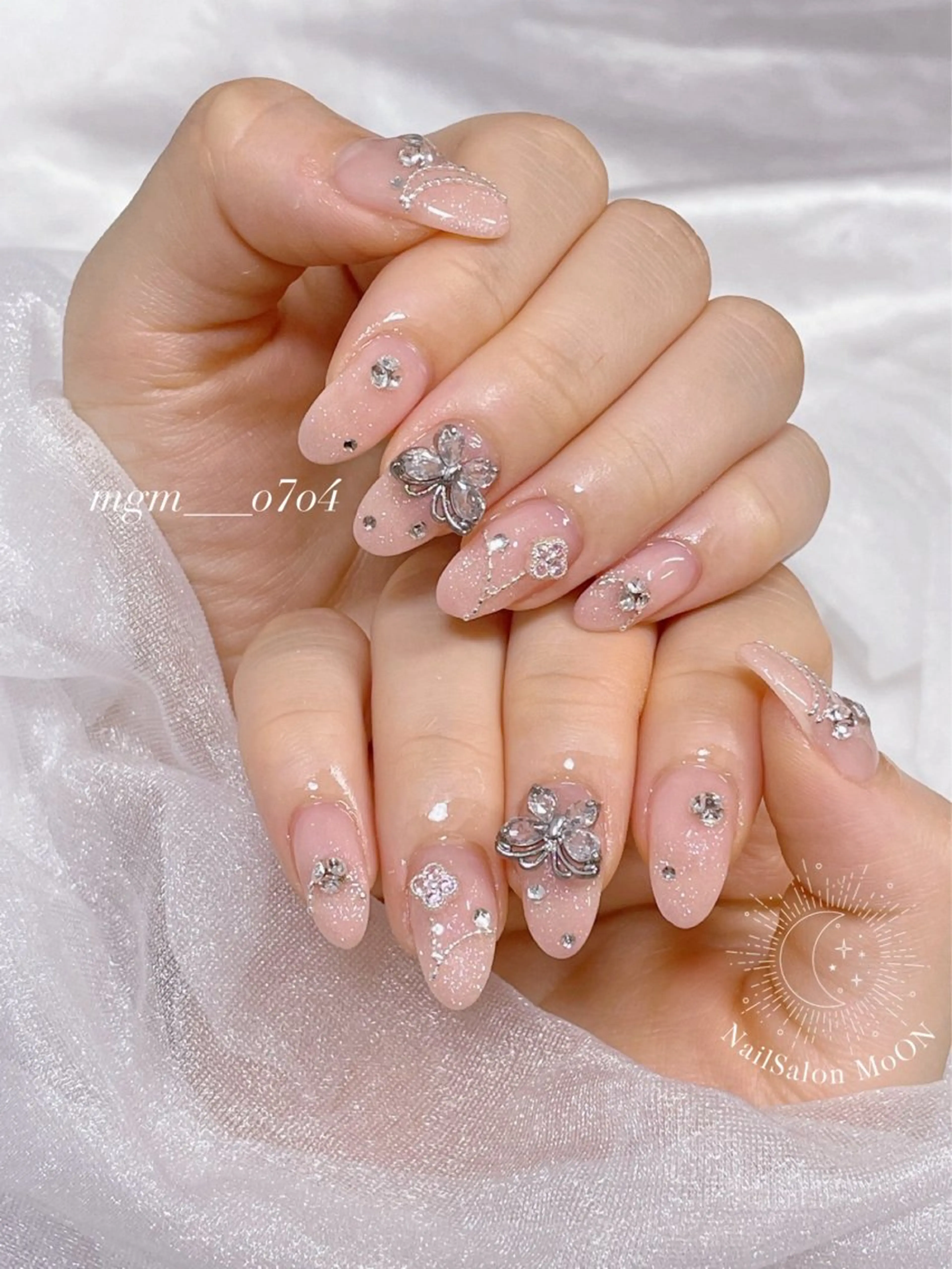 ハンドネイル ハンドケア MoON...❤︎ MeGuのネイルデザイン