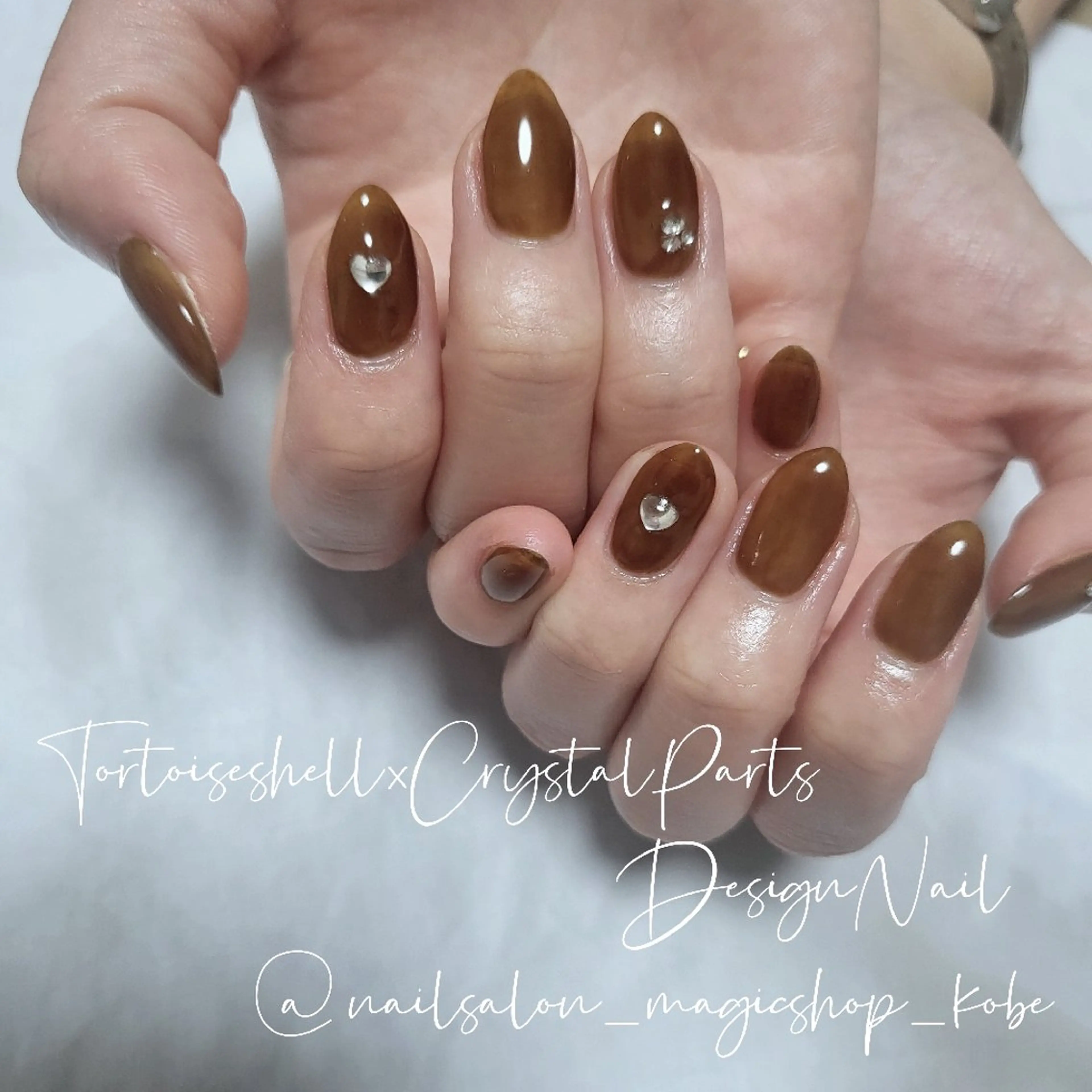 ネイル ブラウン ジェルネイル ハート ワンカラーネイル ソフトジェル ハンドネイル Nailsalon MagicShopのネイルデザイン