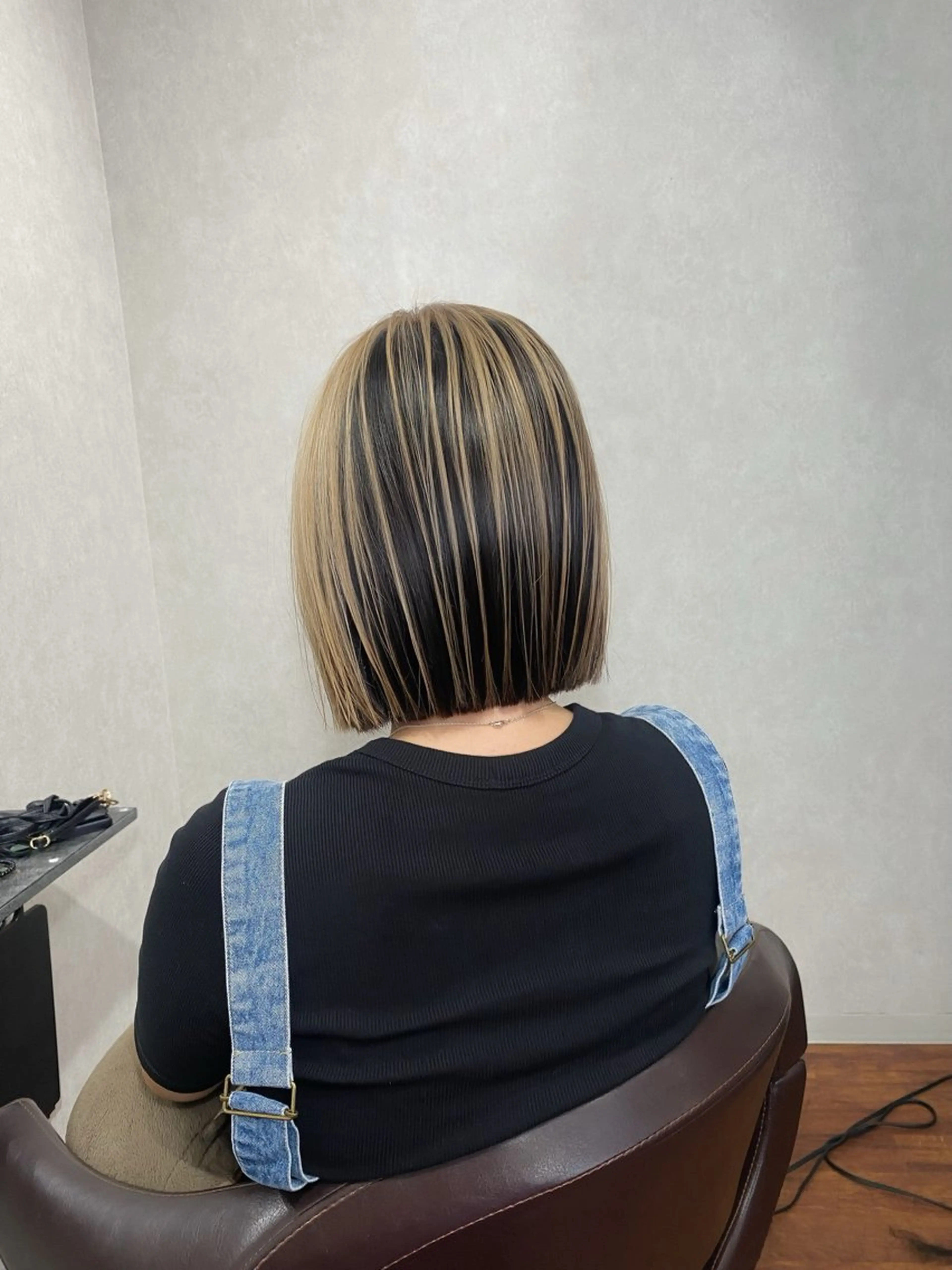 ミディアム カット ヘアカラー ＳＨＩ ＺＵのヘアスタイル